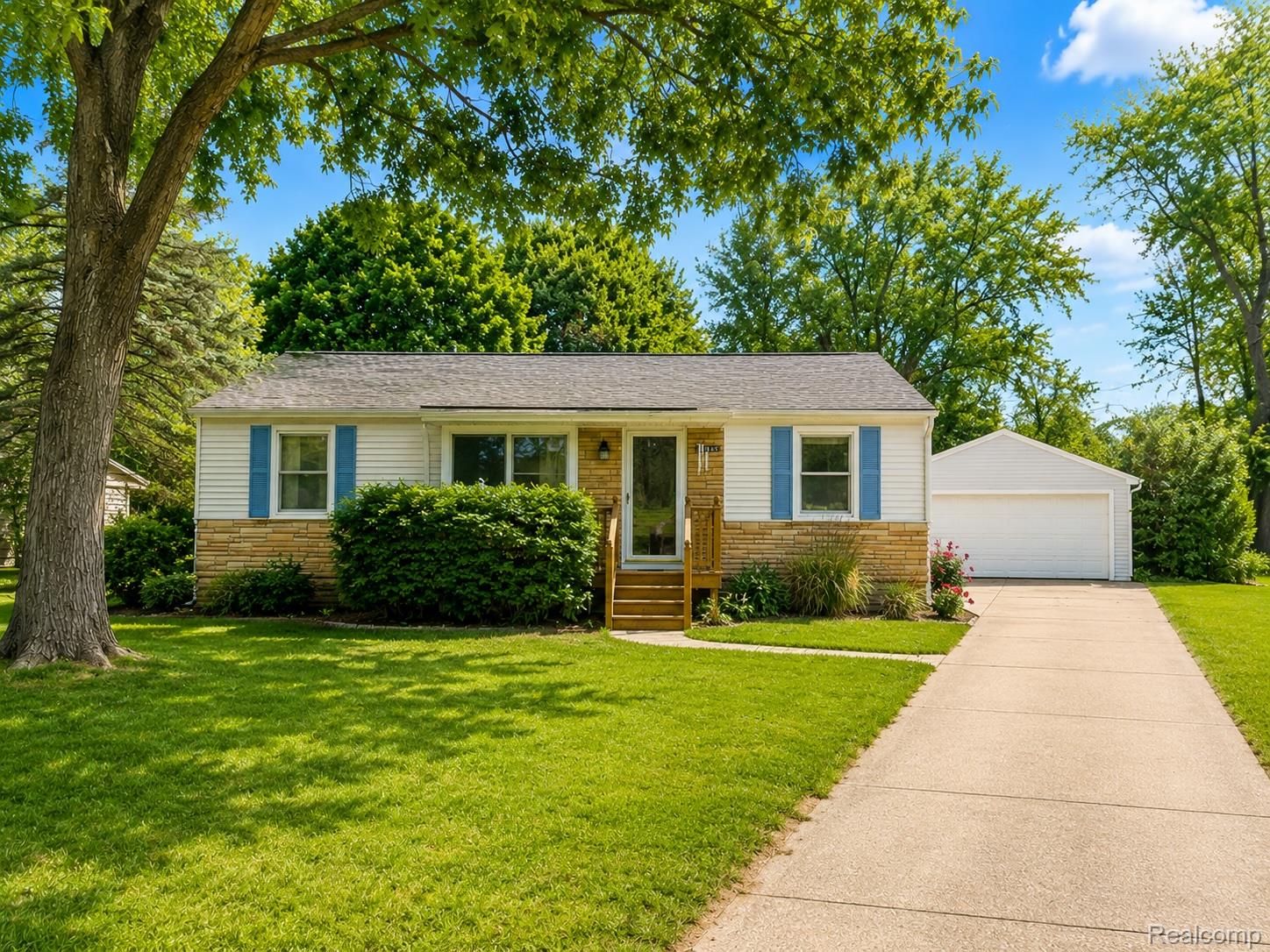 1147, Jay, Waterford, Michigan, 48327