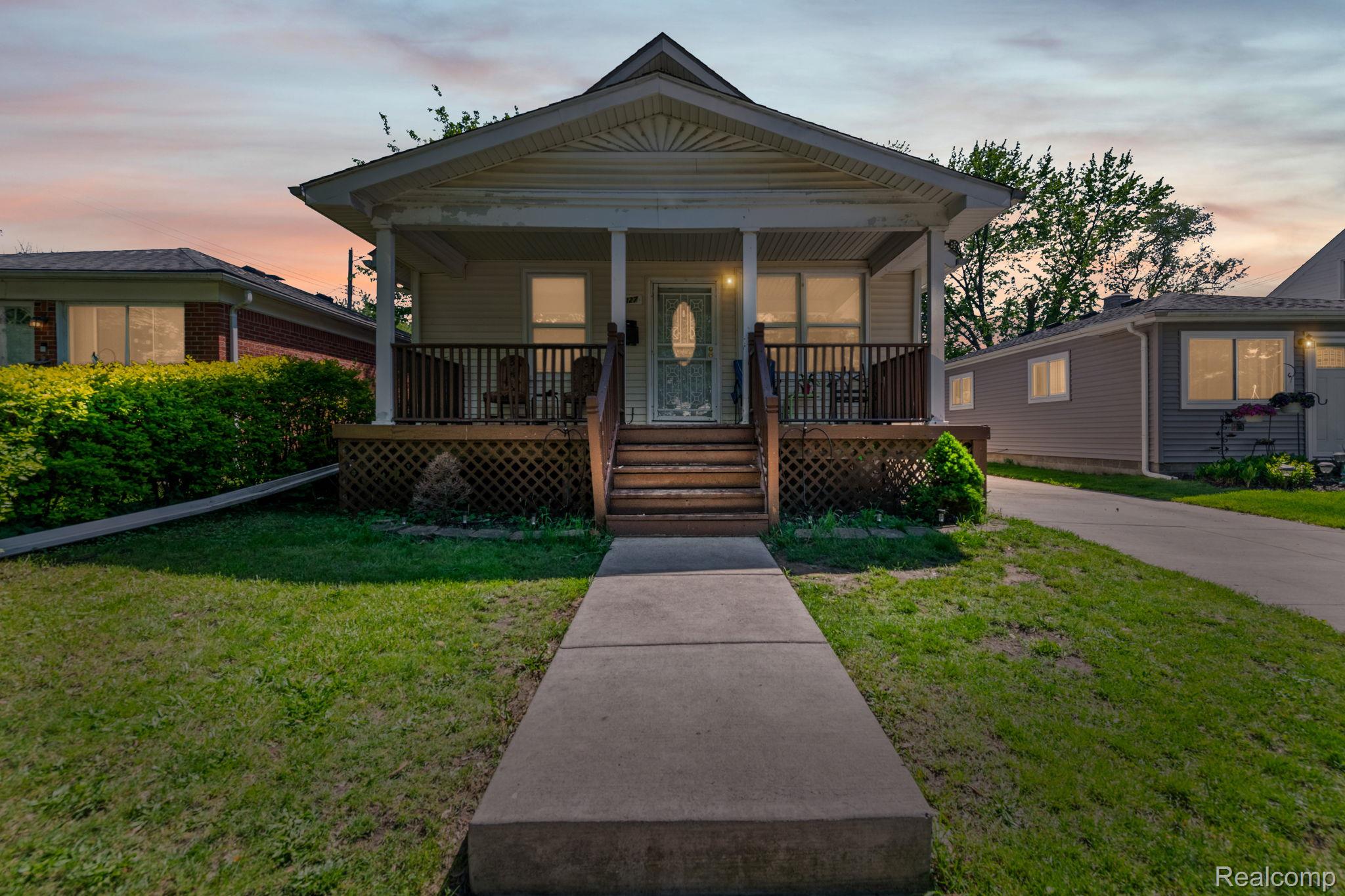 1127, Detroit, Lincoln Park, Michigan, 48146