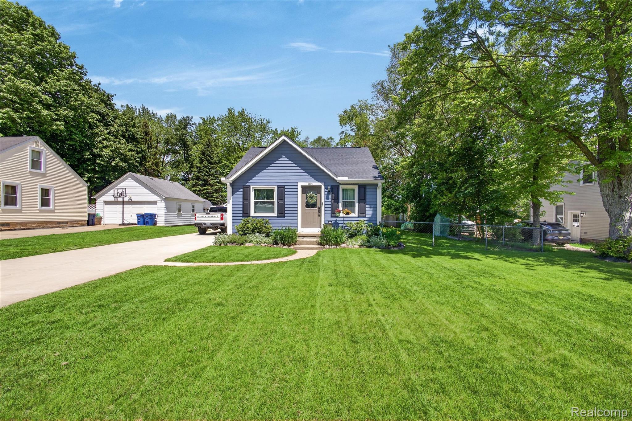 3570, Brookdale, Waterford, Michigan, 48328