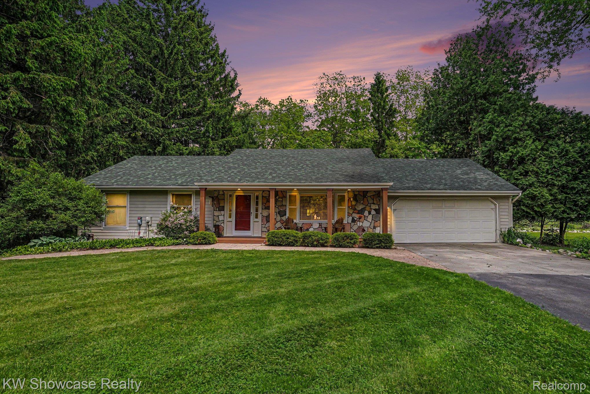 3609, Broadview, Highland, Michigan, 48357