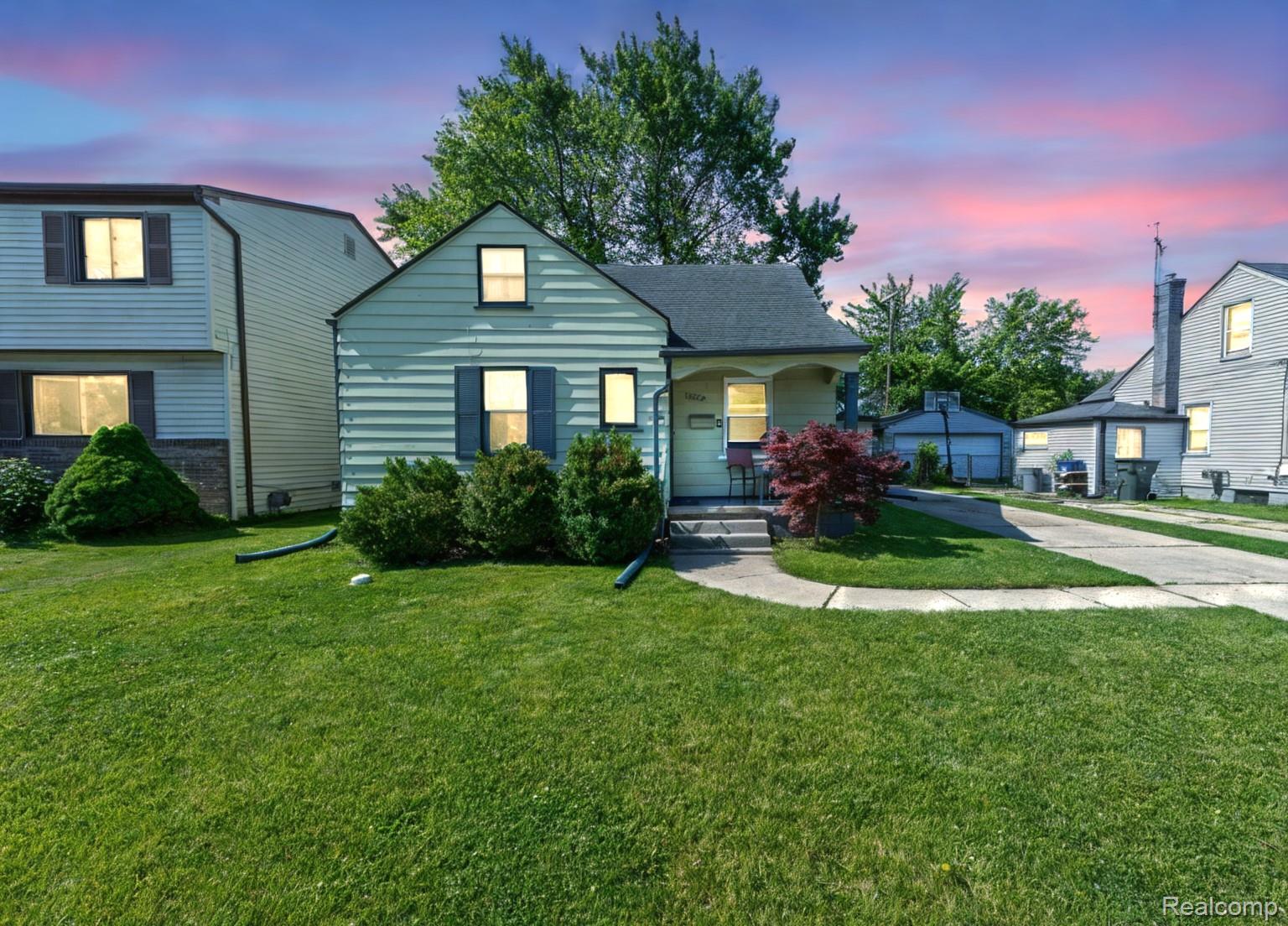22410, Glen, St. Clair Shores, Michigan, 48080