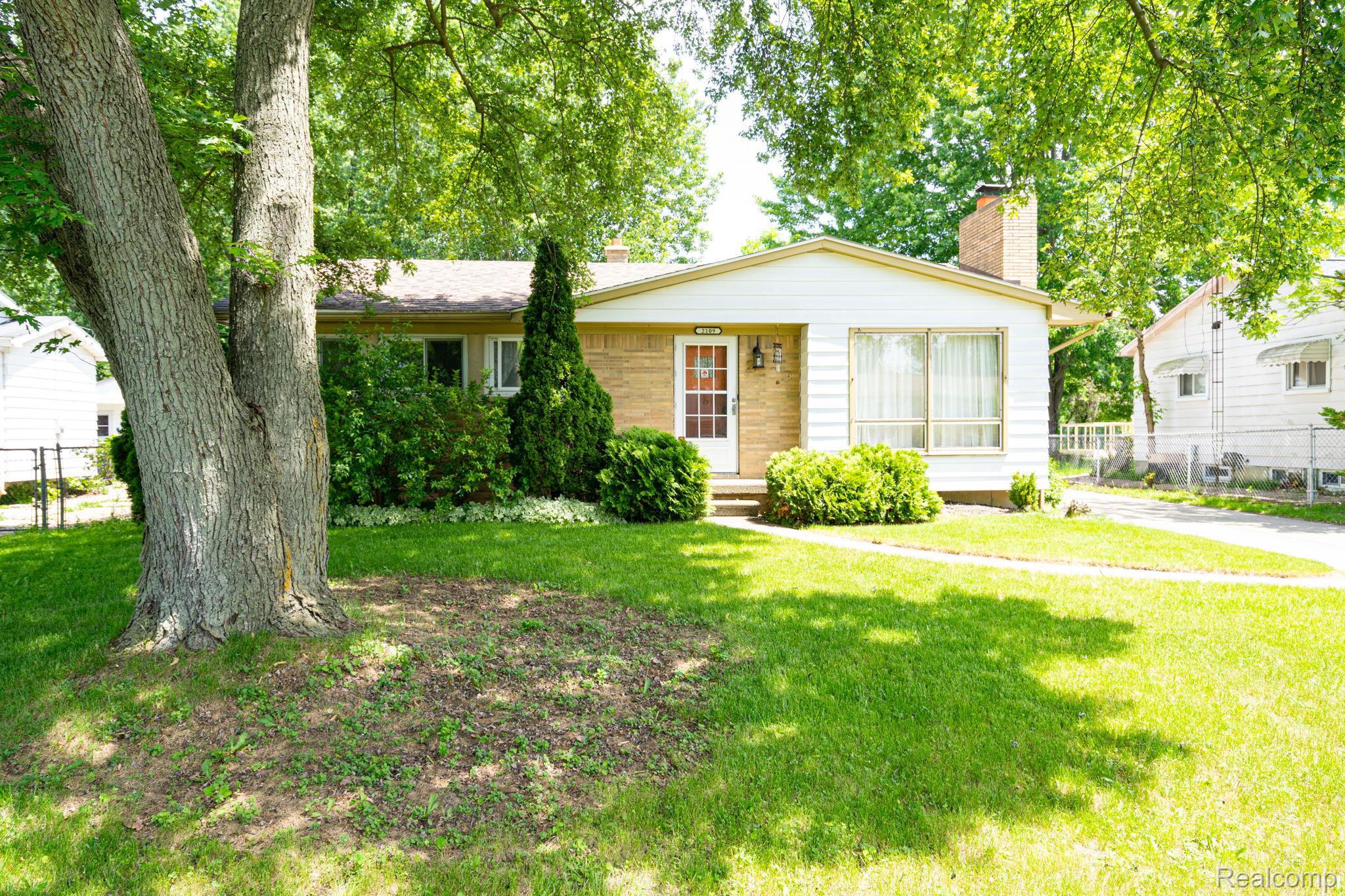 2109, Deerfield, Flint, Michigan, 48532