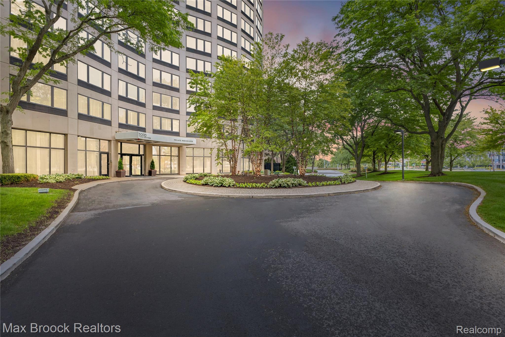 5000, Town, #2605, Southfield, Michigan, 48075