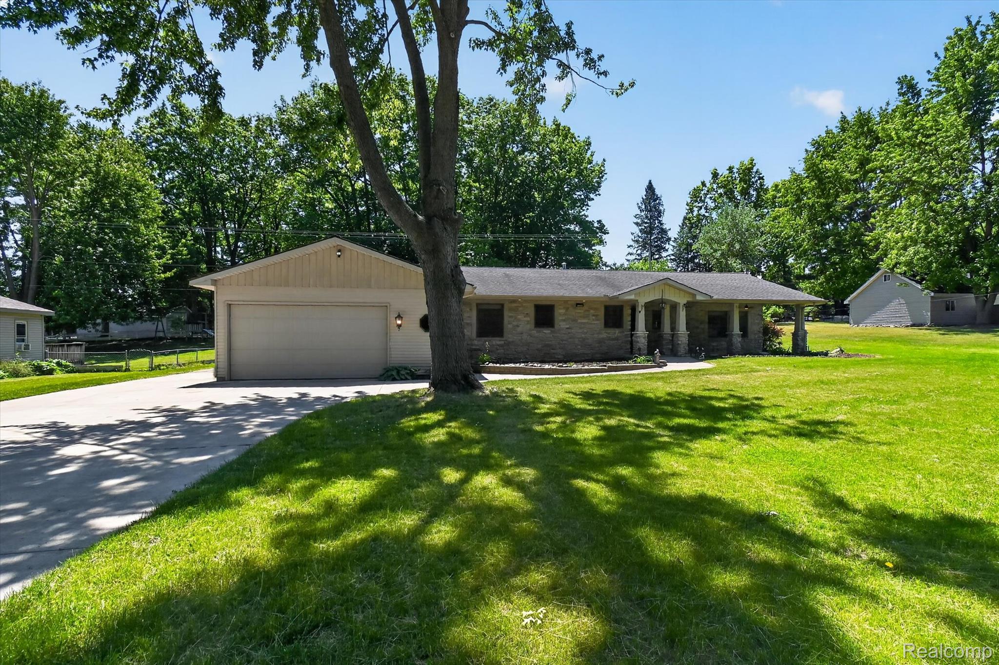 419, Walnut, St. Charles, Michigan, 48655
