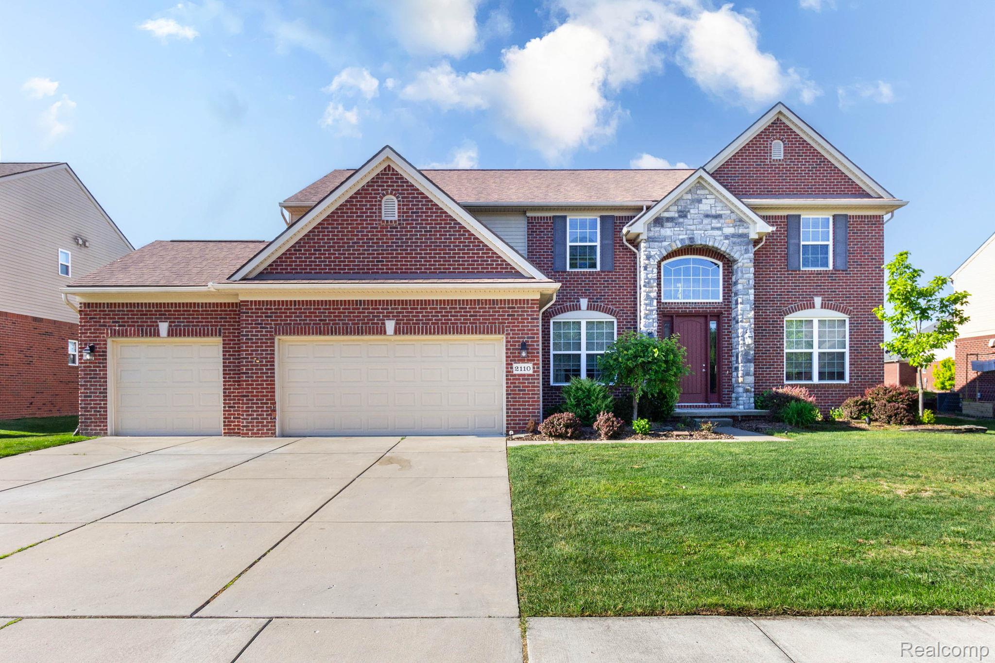 2110, Mayflower, Troy, Michigan, 48085