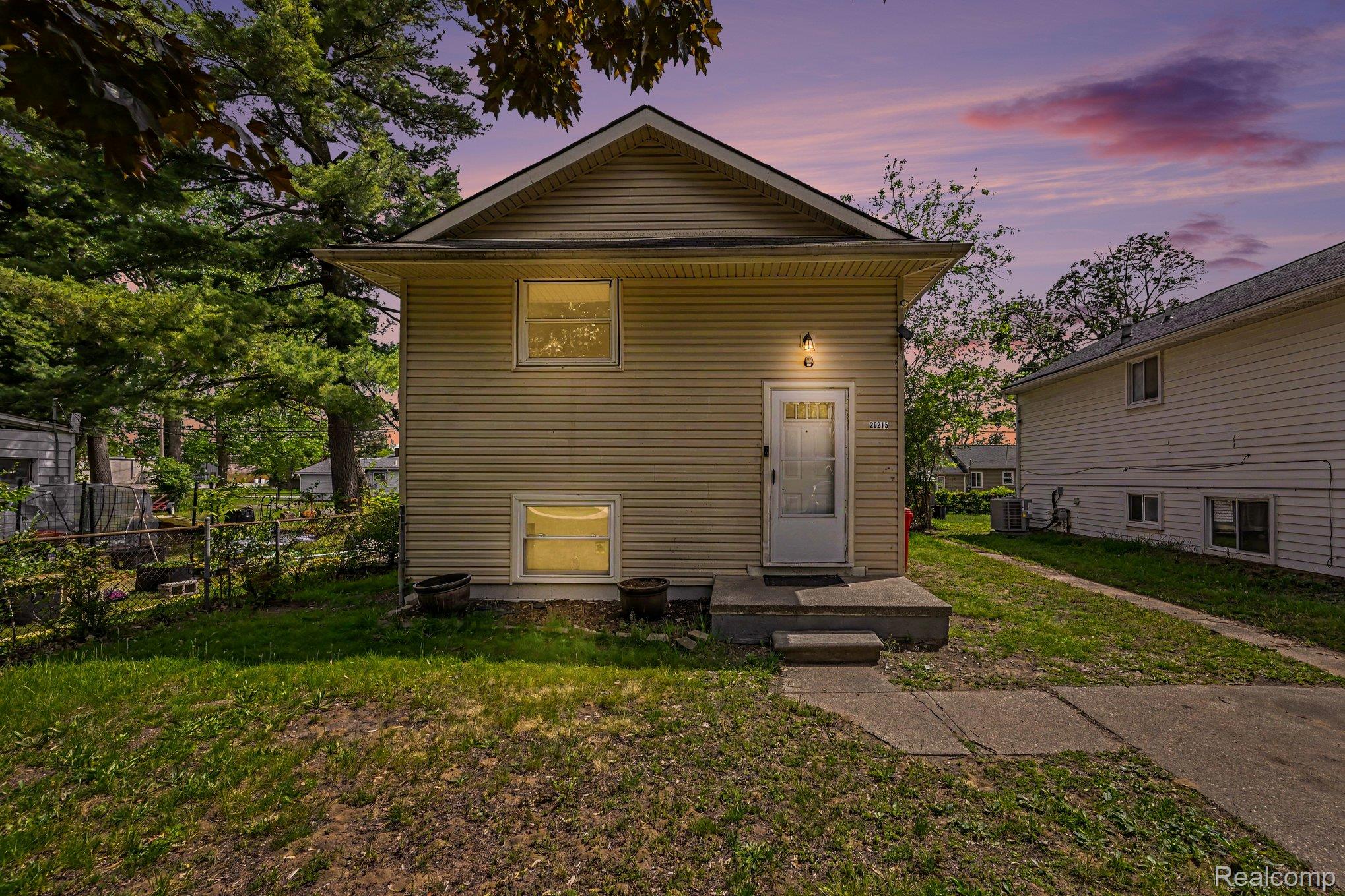 20215, Westhampton, Southfield, Michigan, 48075
