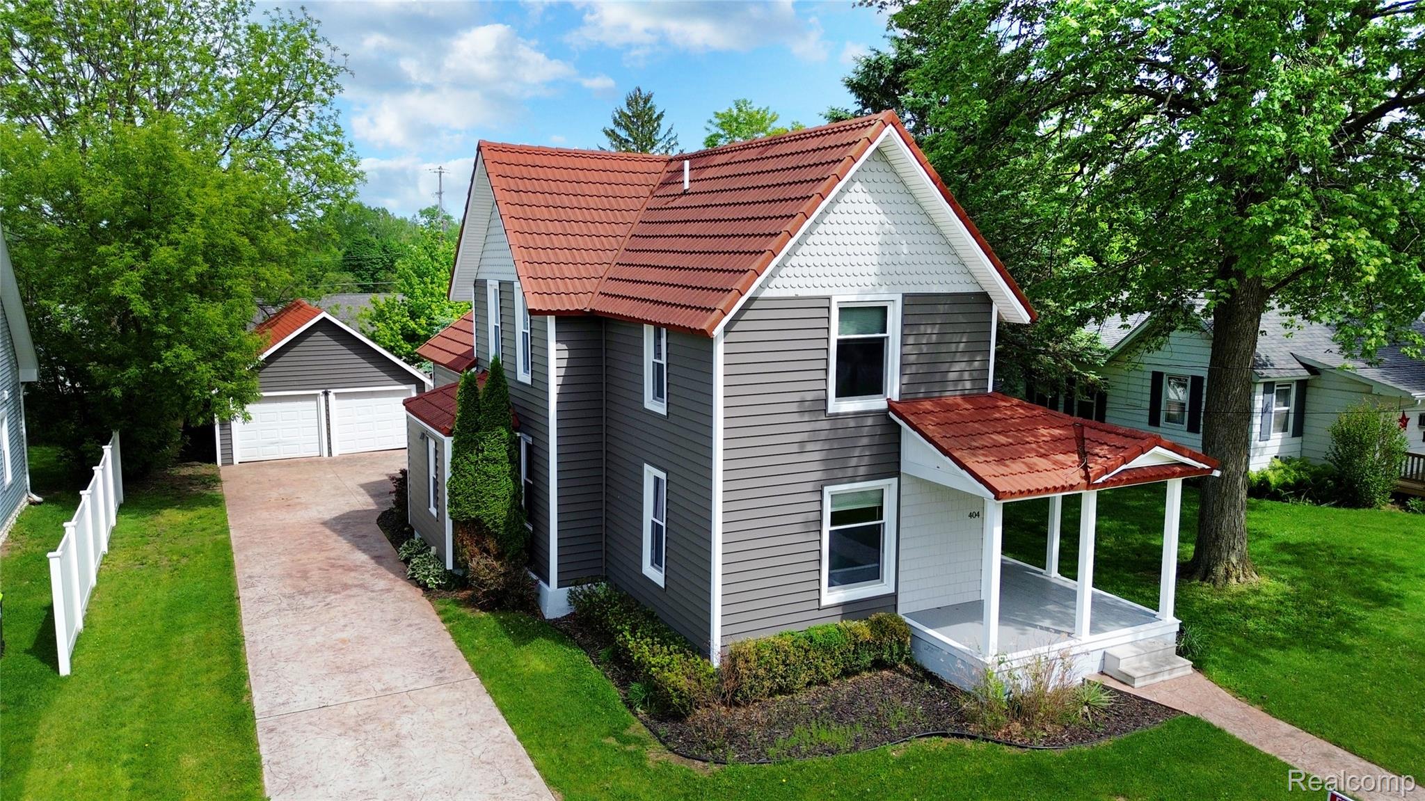 404, Adelaide, Fenton, Michigan, 48430