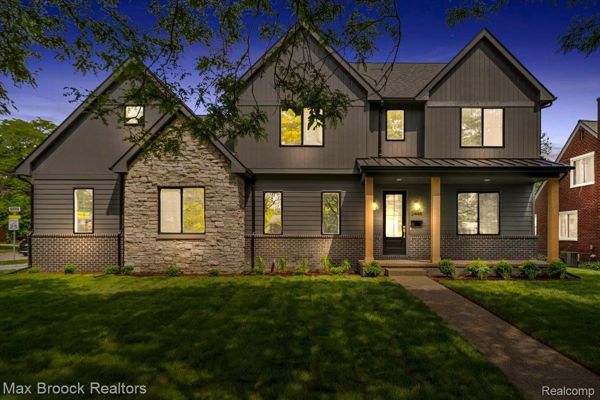 2444, Benjamin, Royal Oak, Michigan, 48073