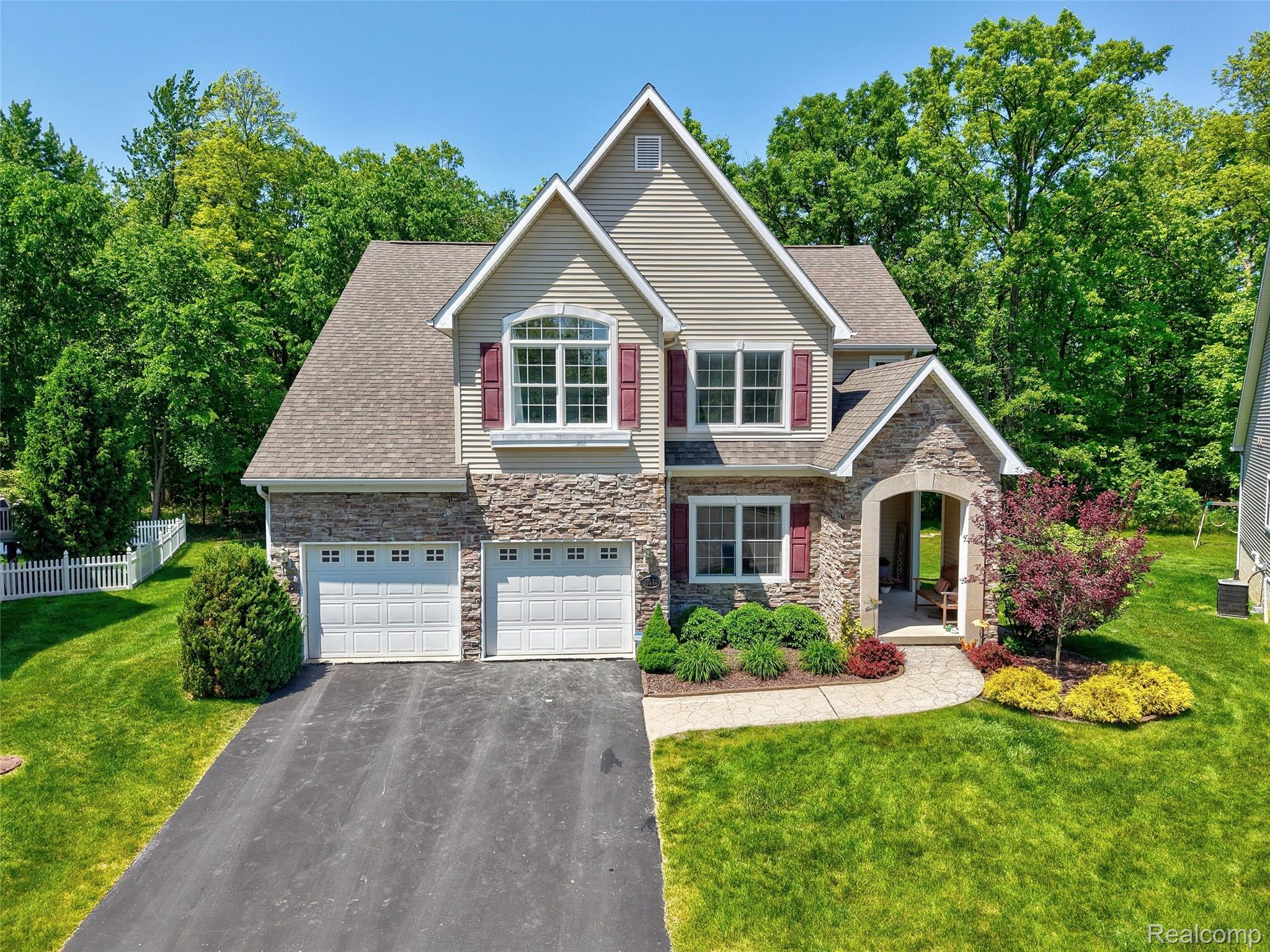 10242, Beacon, Grand Blanc, Michigan, 48439