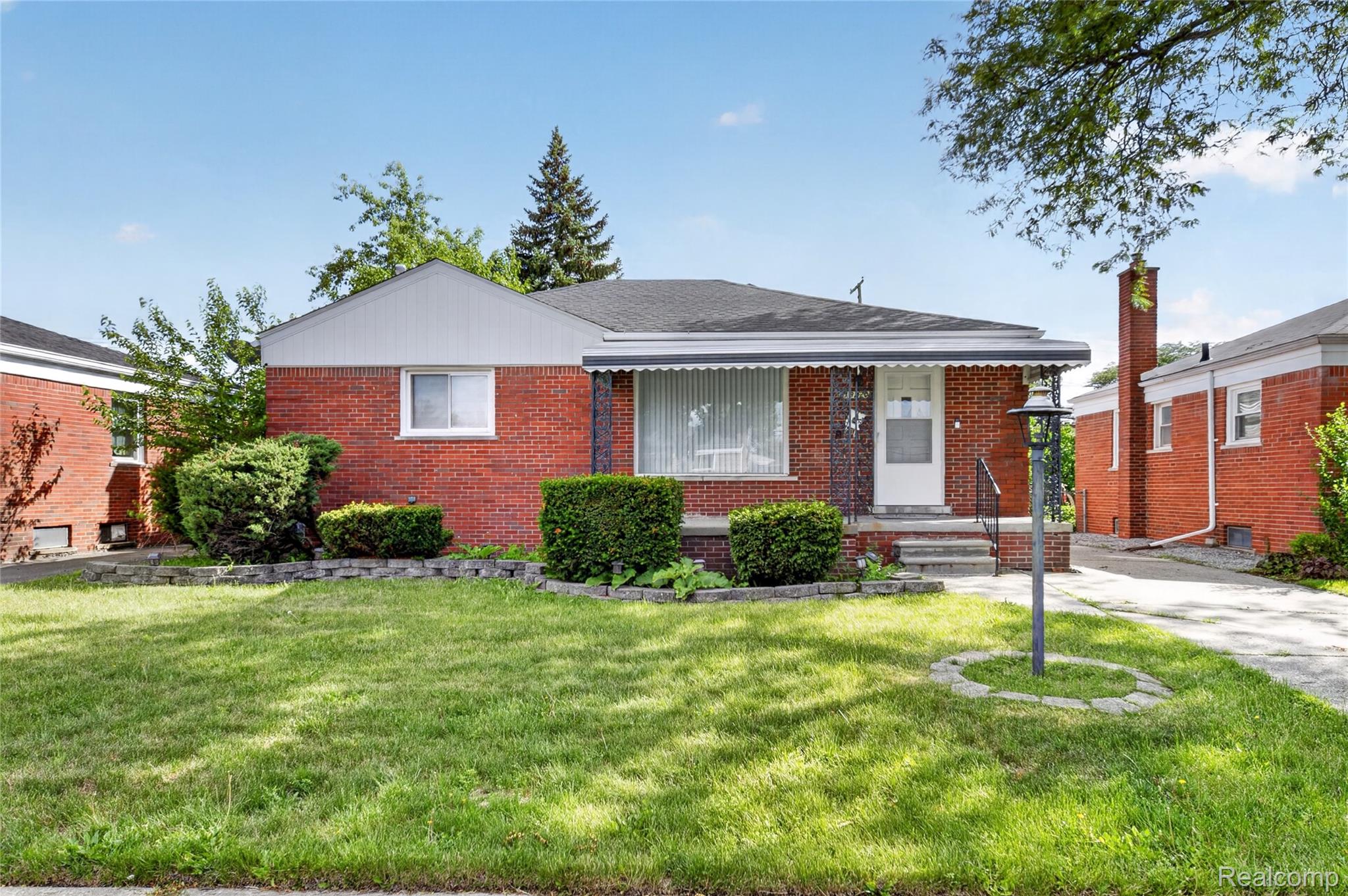 18270, Ash, Eastpointe, Michigan, 48021