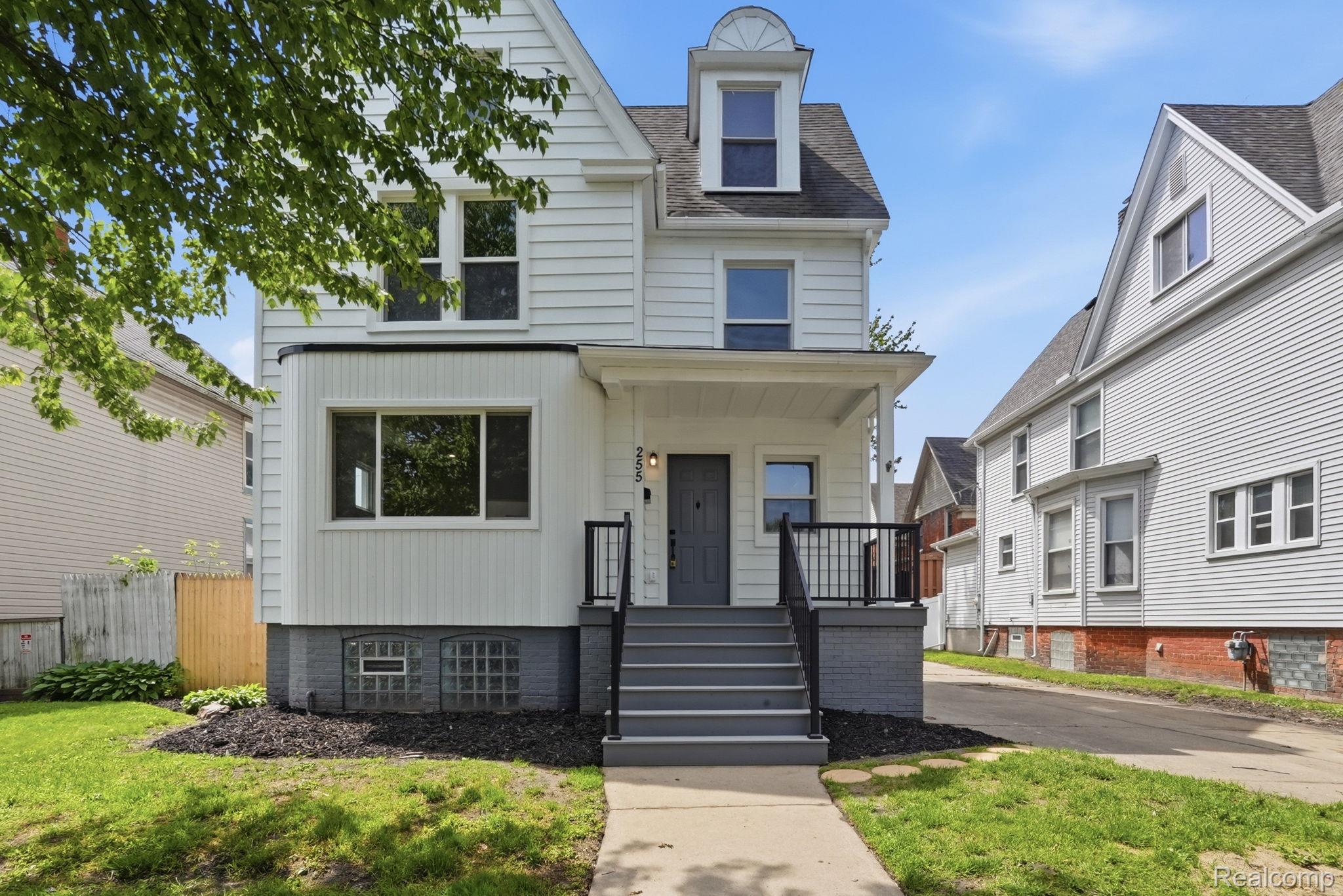 255, Poplar, Wyandotte, Michigan, 48192