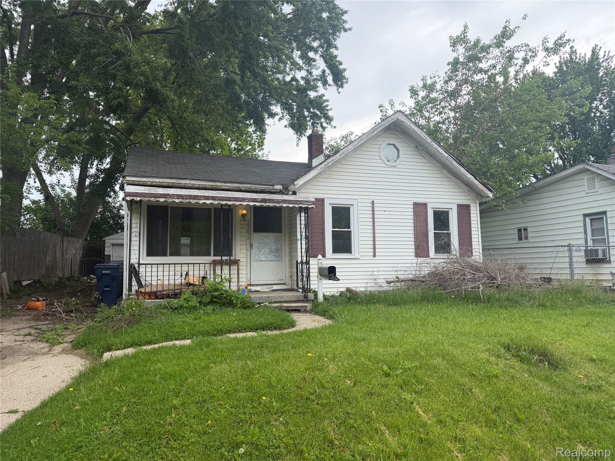 1425, Knight, Flint, Michigan, 48503