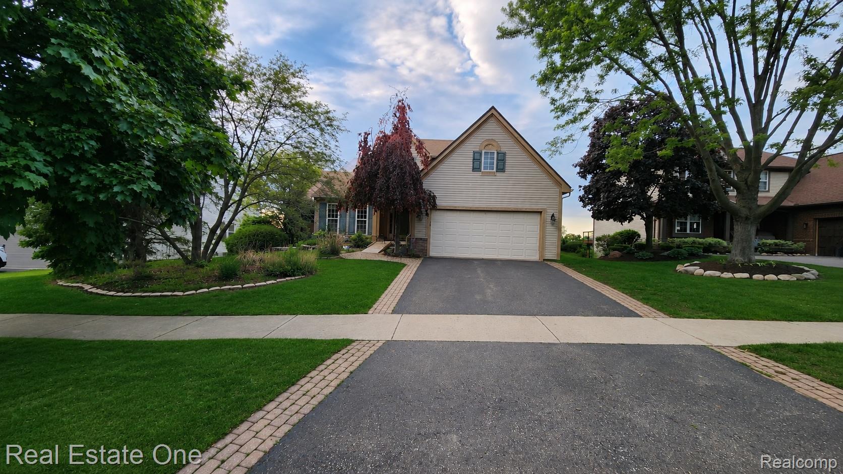 510, Boulder Lake, Oxford, Michigan, 48371