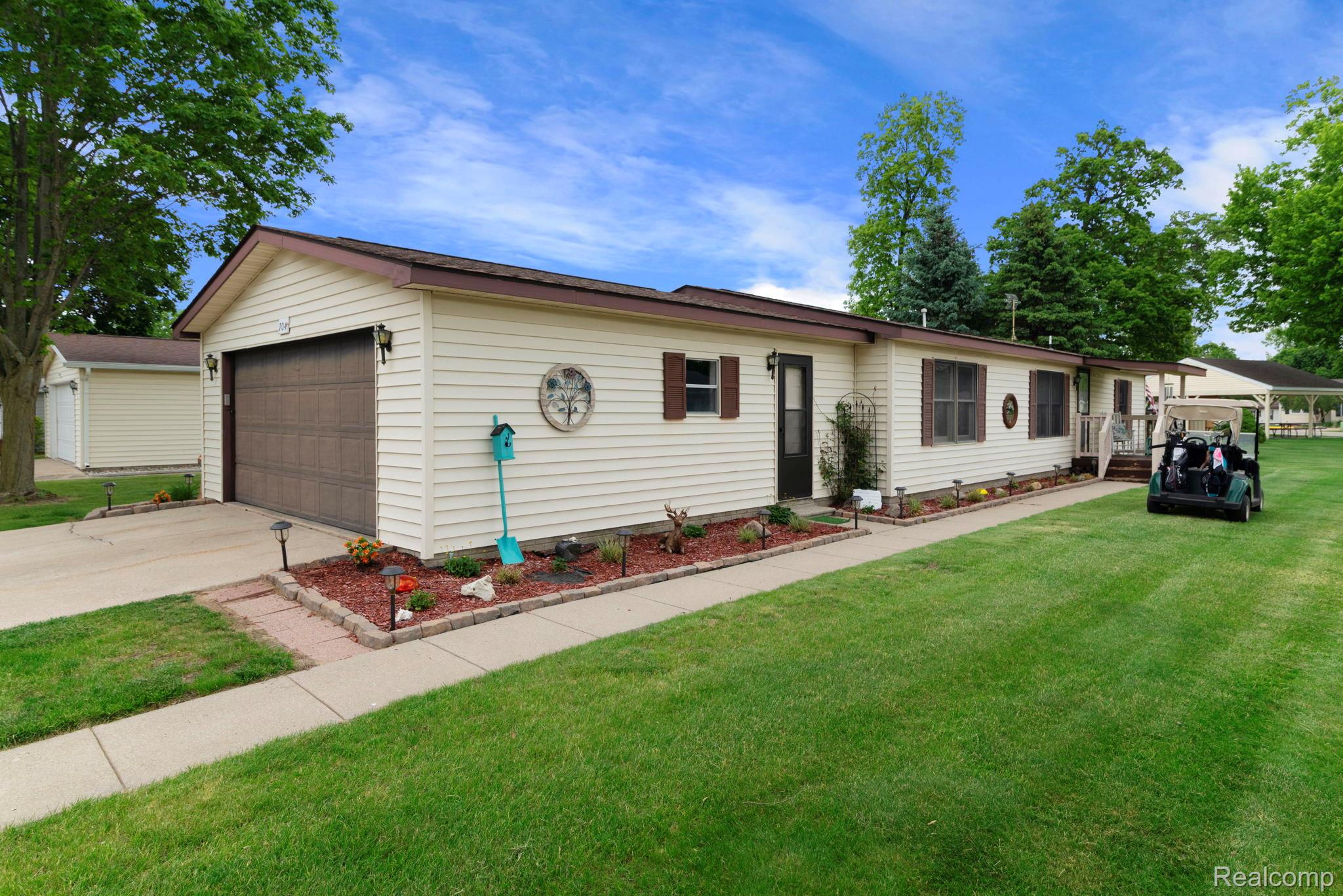 704, Webber, Linden, Michigan, 48451