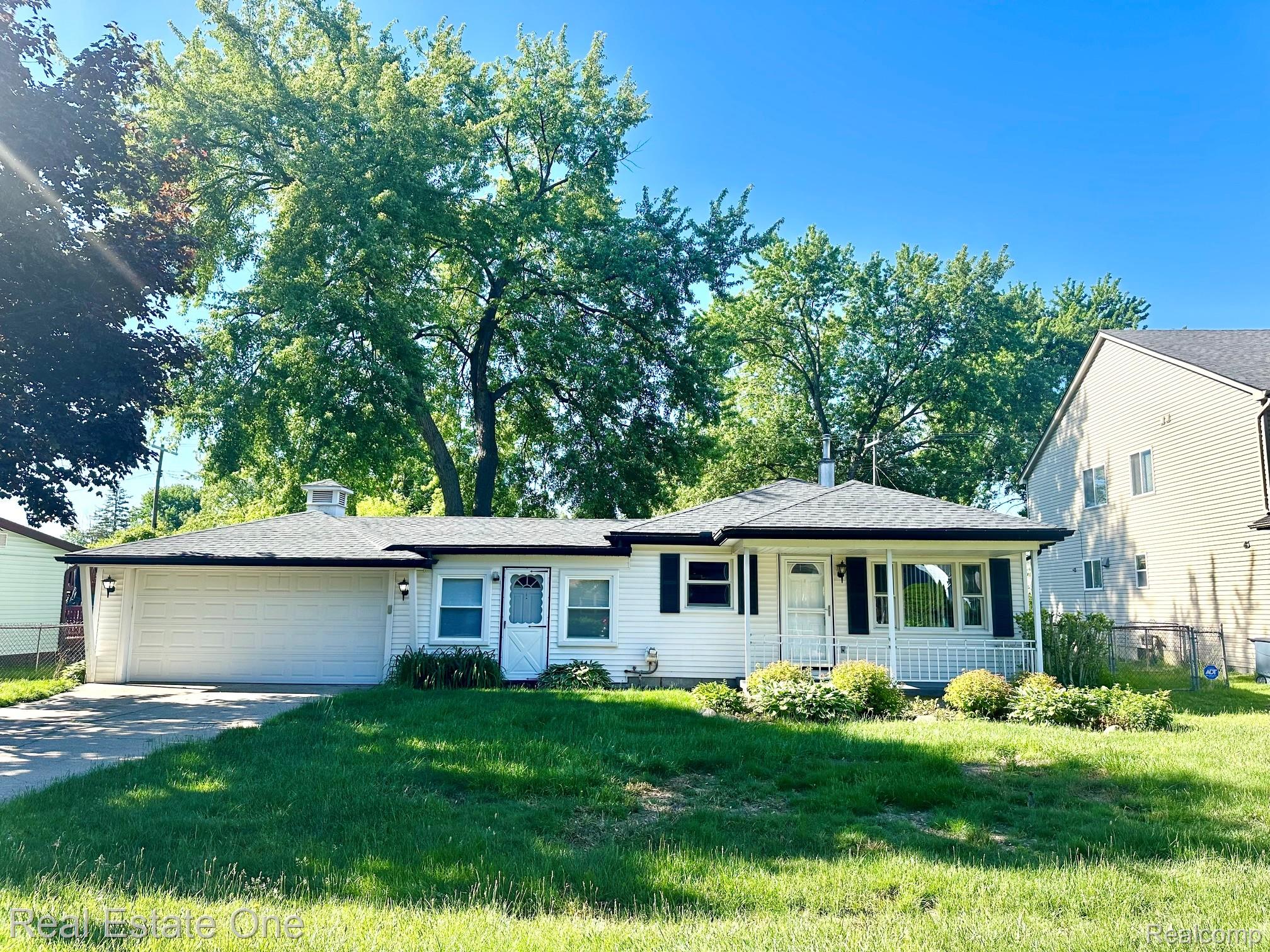1064, Woodslee, Troy, Michigan, 48083