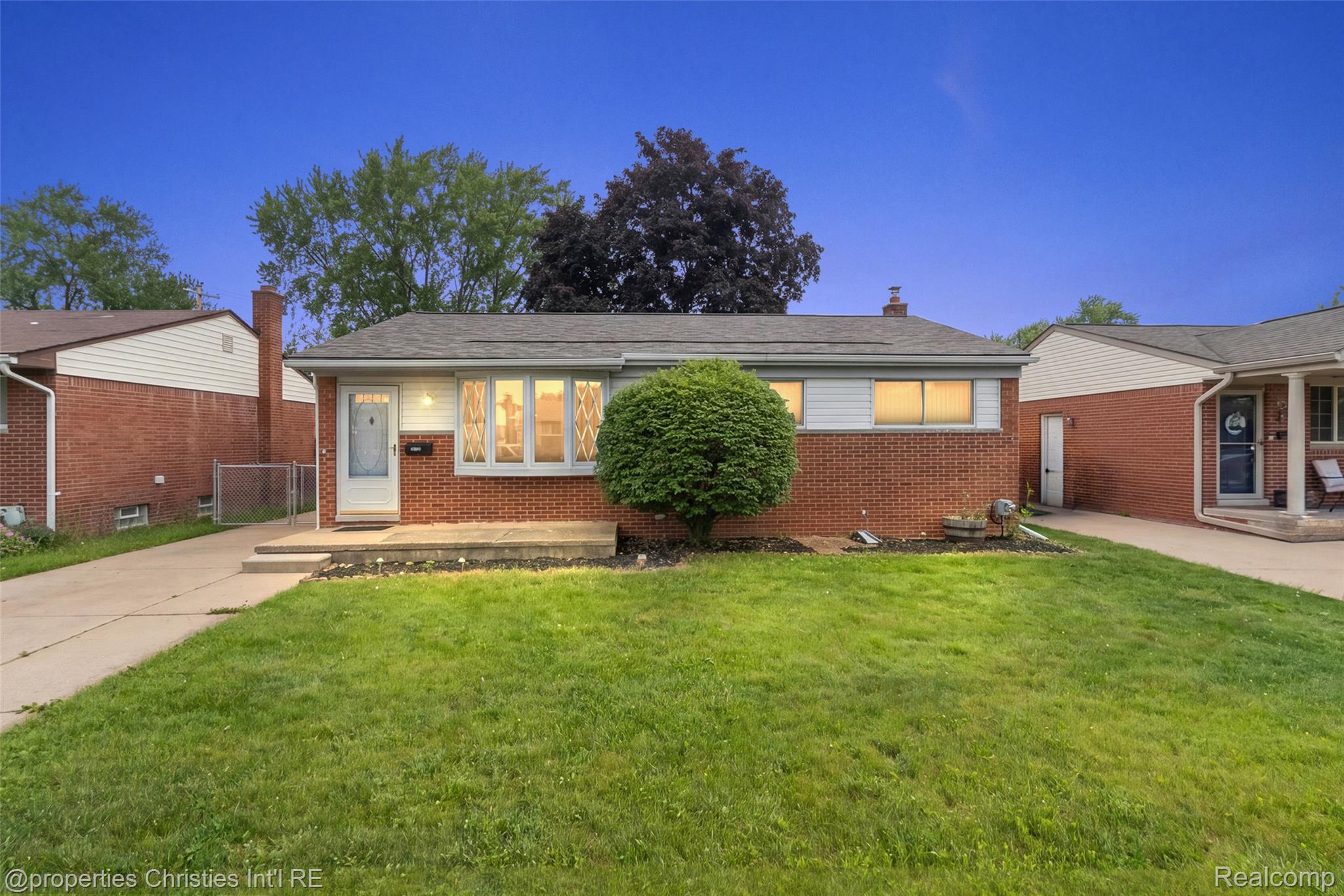 30726, Cooley, Westland, Michigan, 48185