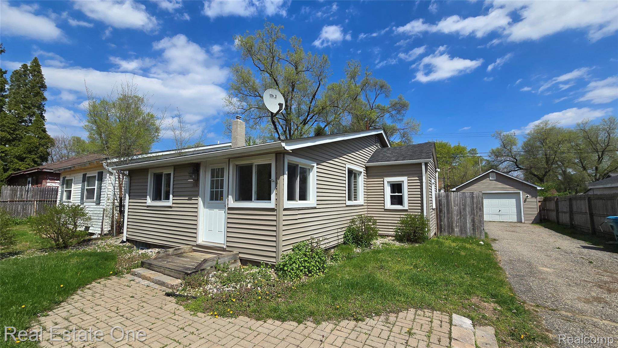 3148, Woodlawn, Commerce Twp, Michigan, 48390