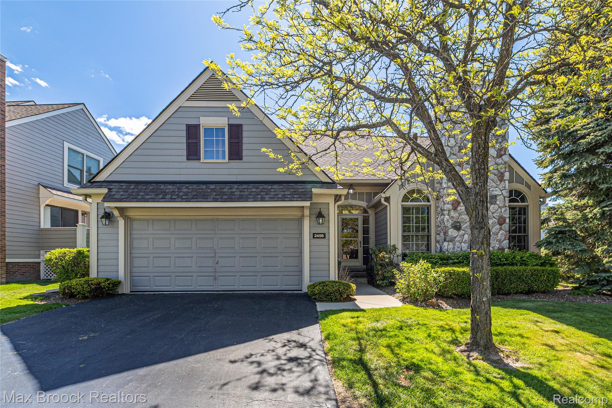2456, Inglehill Point, Bloomfield Hills, Michigan, 48304