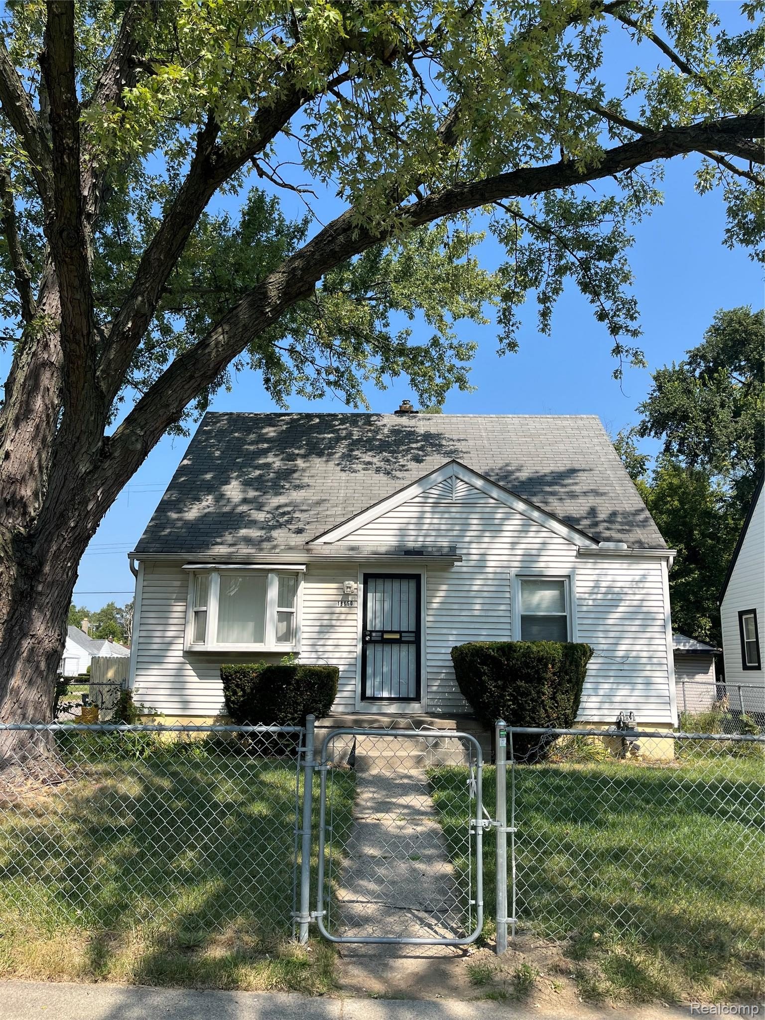 19650, Chicago, Detroit, Michigan, 48228