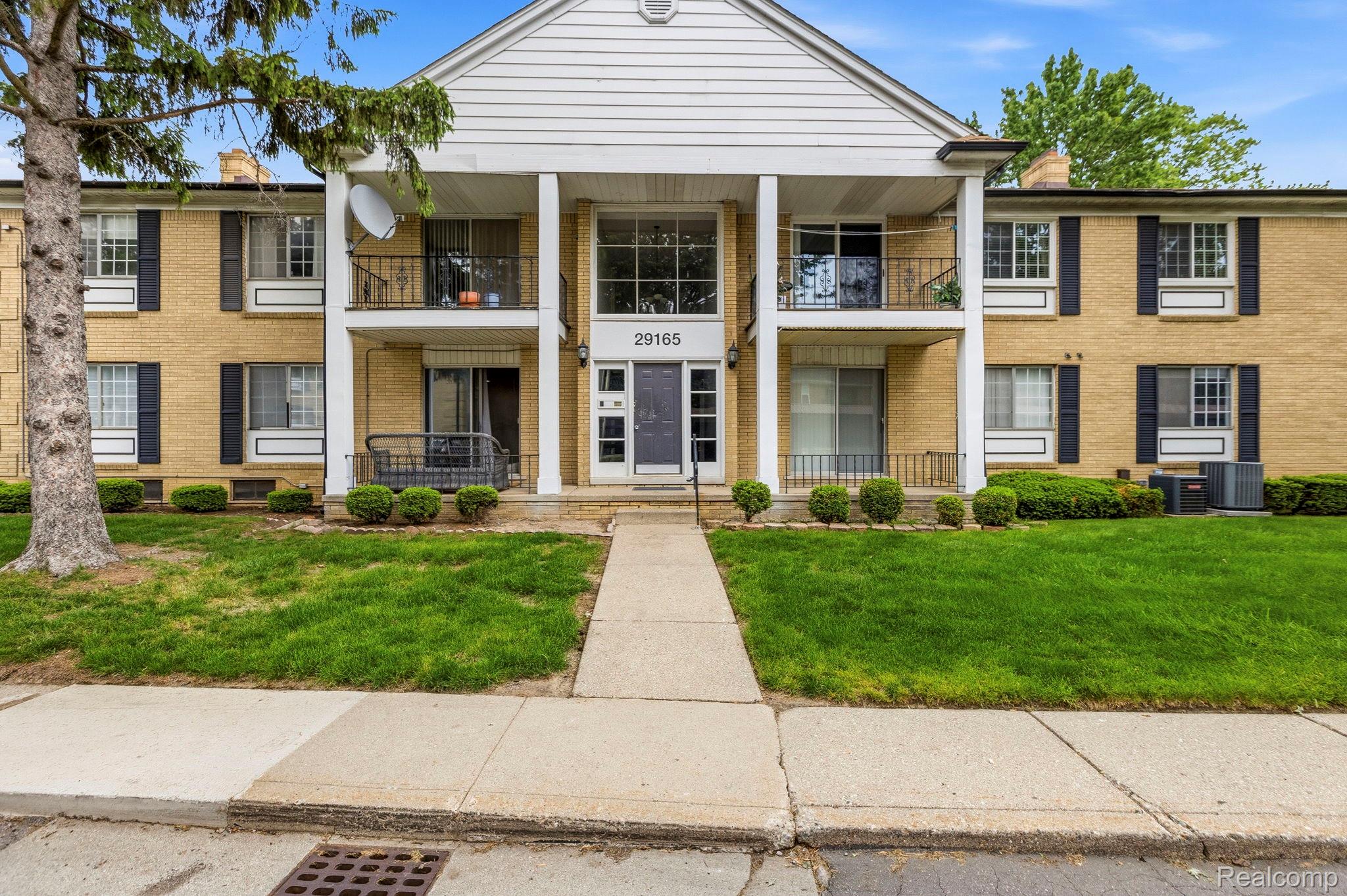 29165, Hayes, Warren, Michigan, 48088