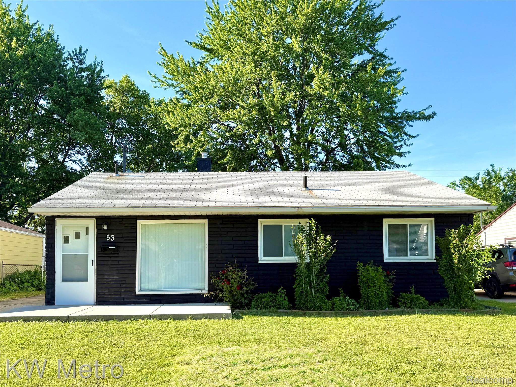 53, Brickley, Hazel Park, Michigan, 48030