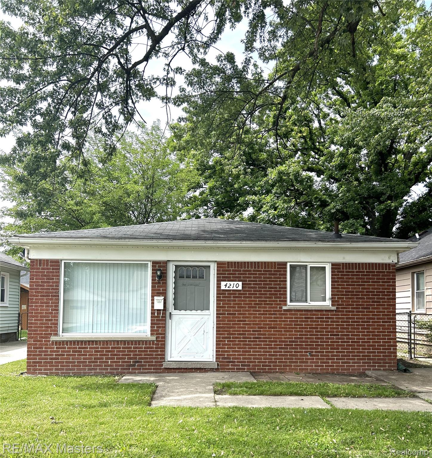 4210, Hazel, Lincoln Park, Michigan, 48146