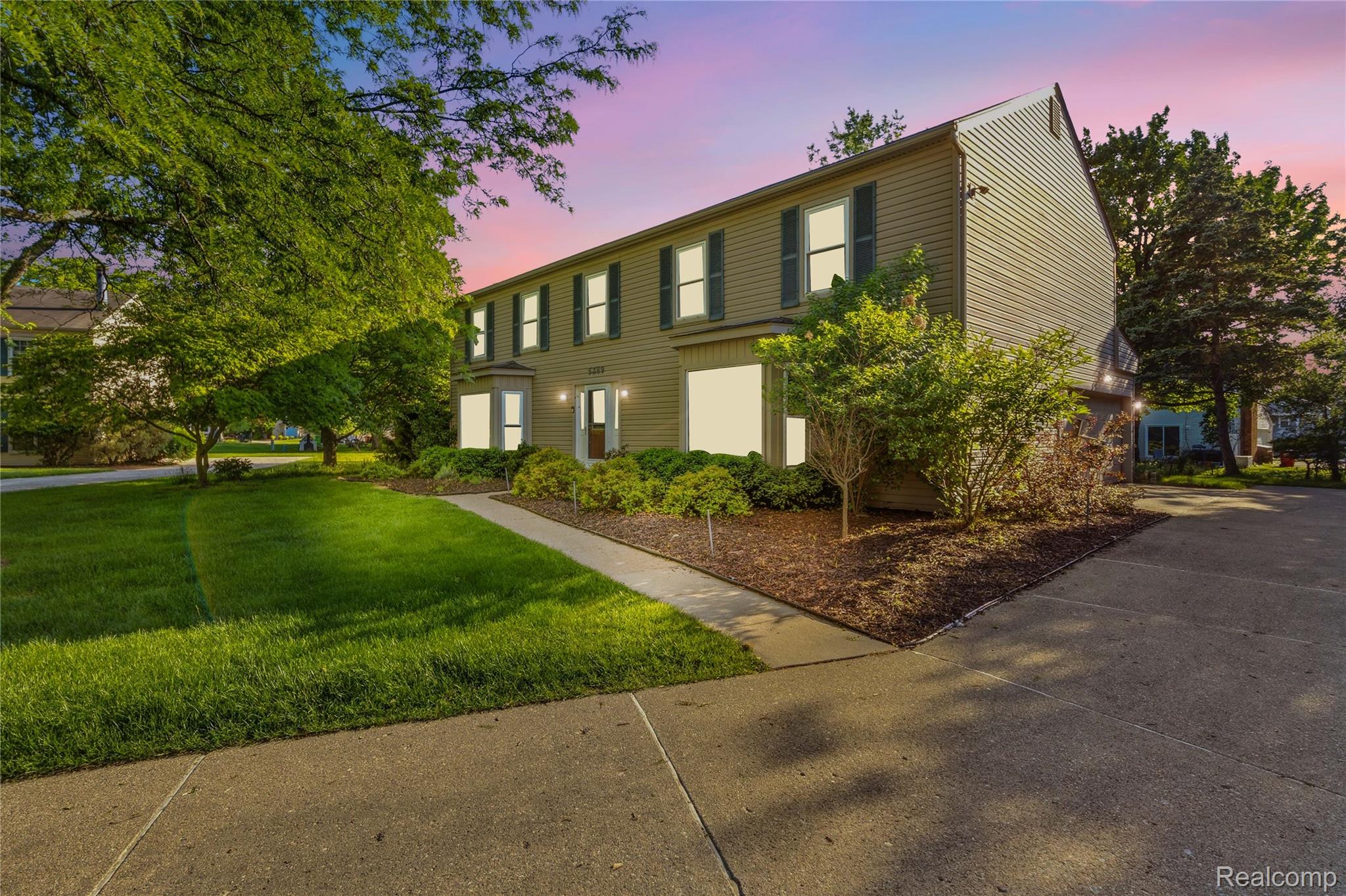 5389, Fox Ridge, West Bloomfield, Michigan, 48322