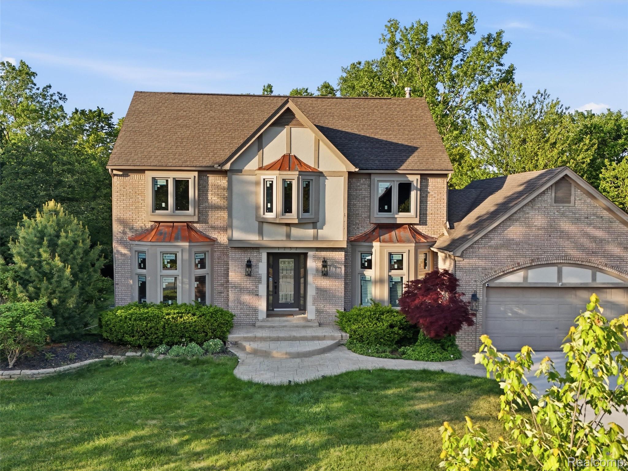 1232, Bradbury, Troy, Michigan, 48098