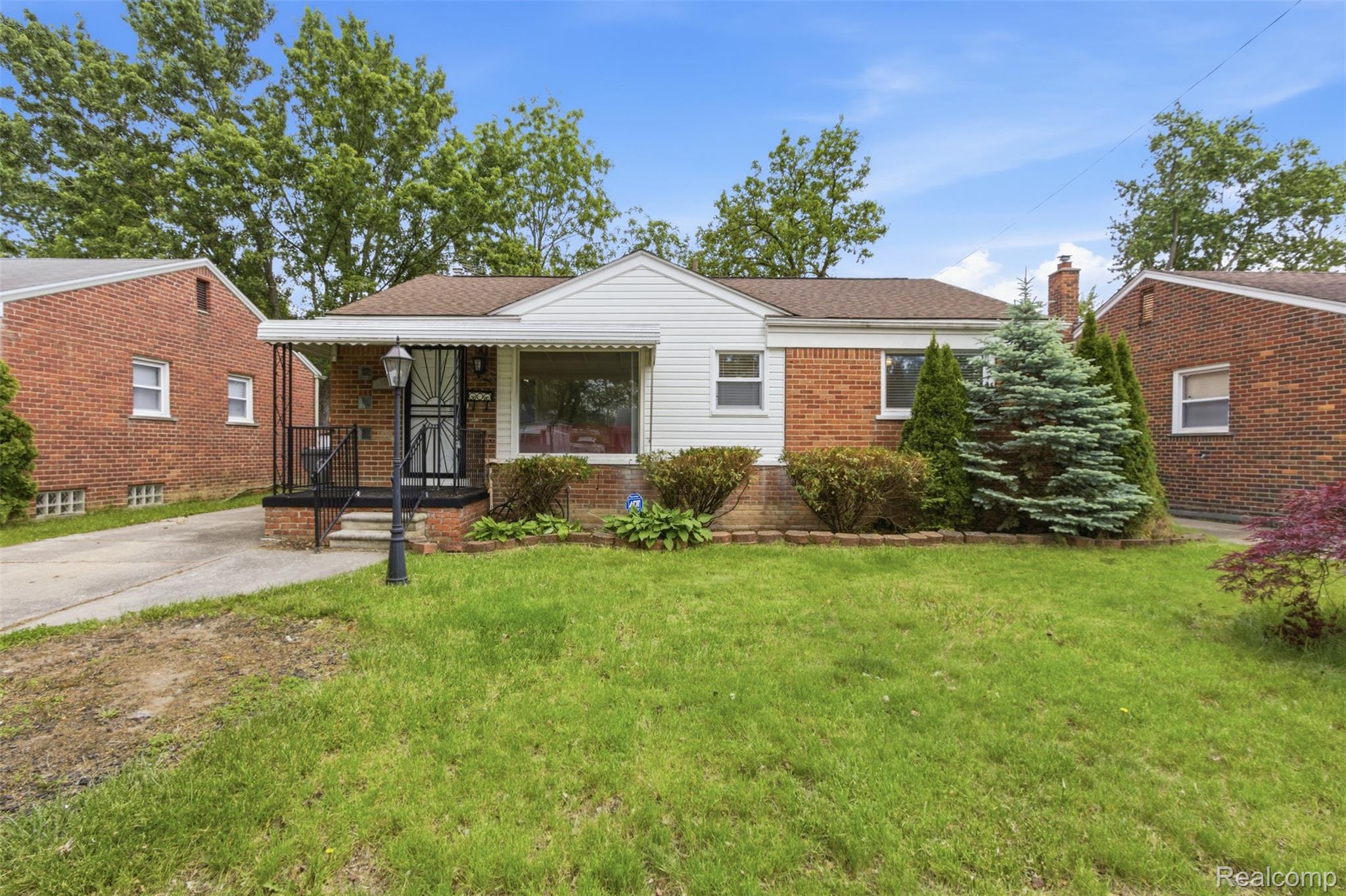 397, Longfellow, Inkster, Michigan, 48141