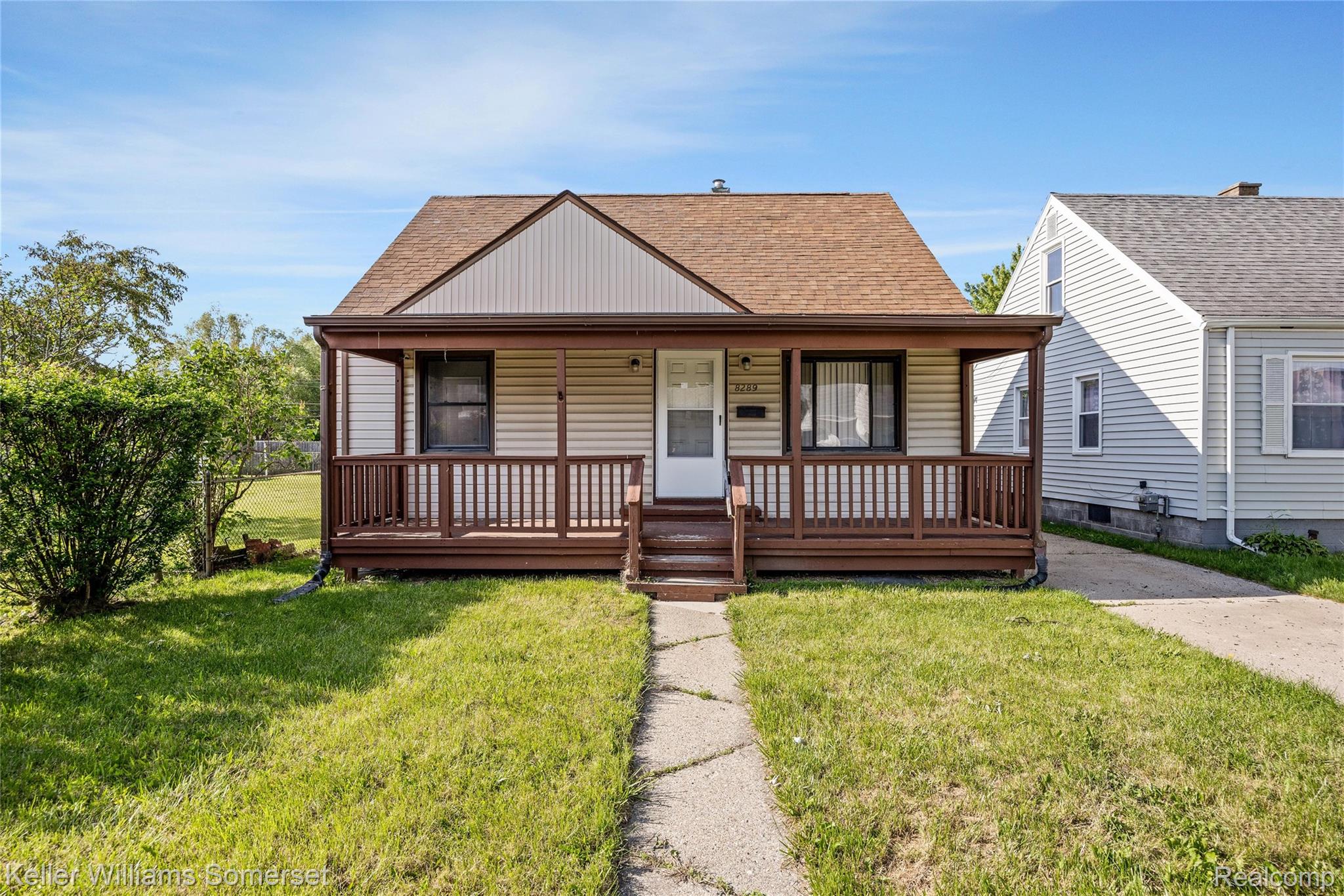 8289, Ford, Warren, Michigan, 48089