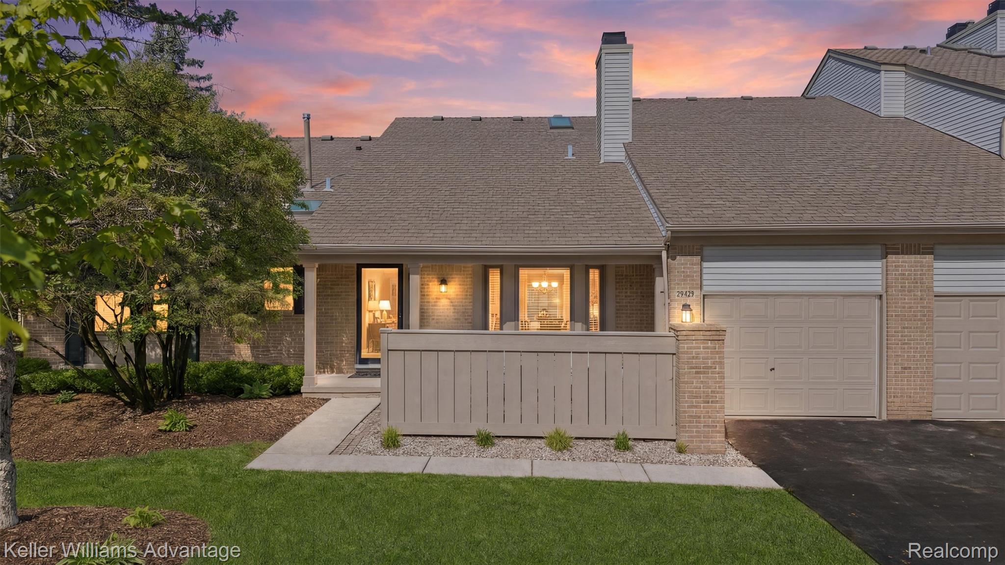 29429, Regents Pointe, Farmington Hills, Michigan, 48331