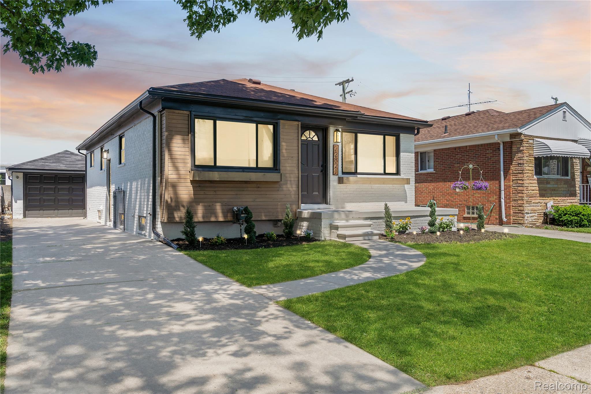 22821, Harmon, St. Clair Shores, Michigan, 48080