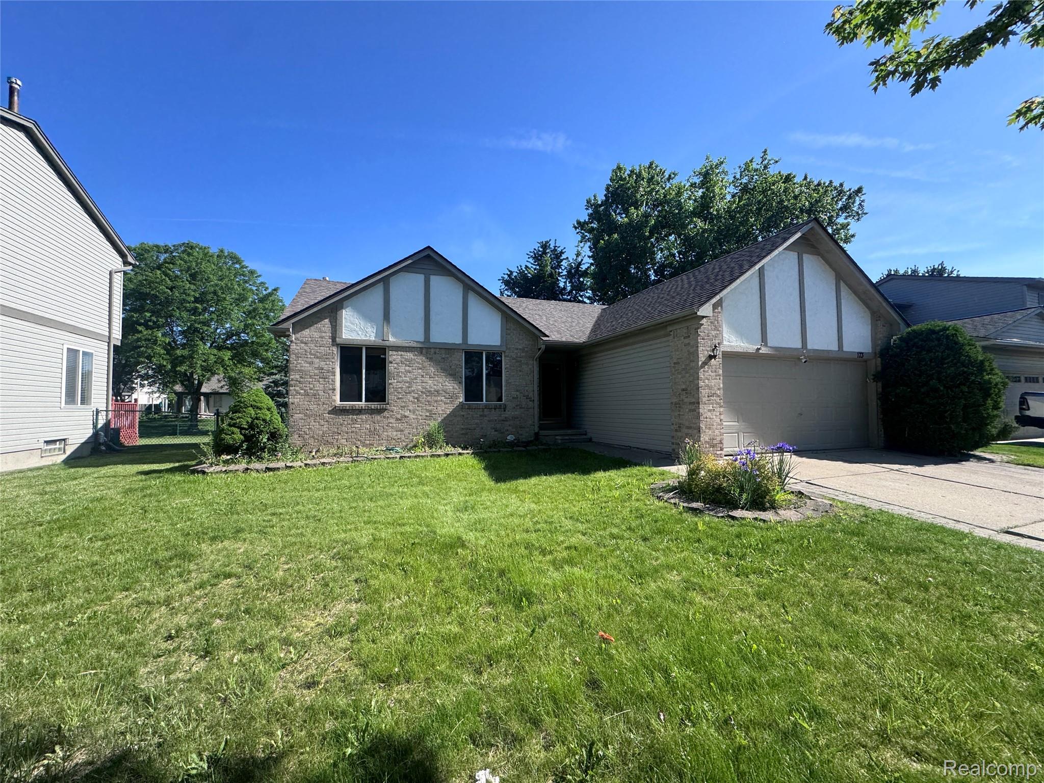 173, Algansee, Troy, Michigan, 48083