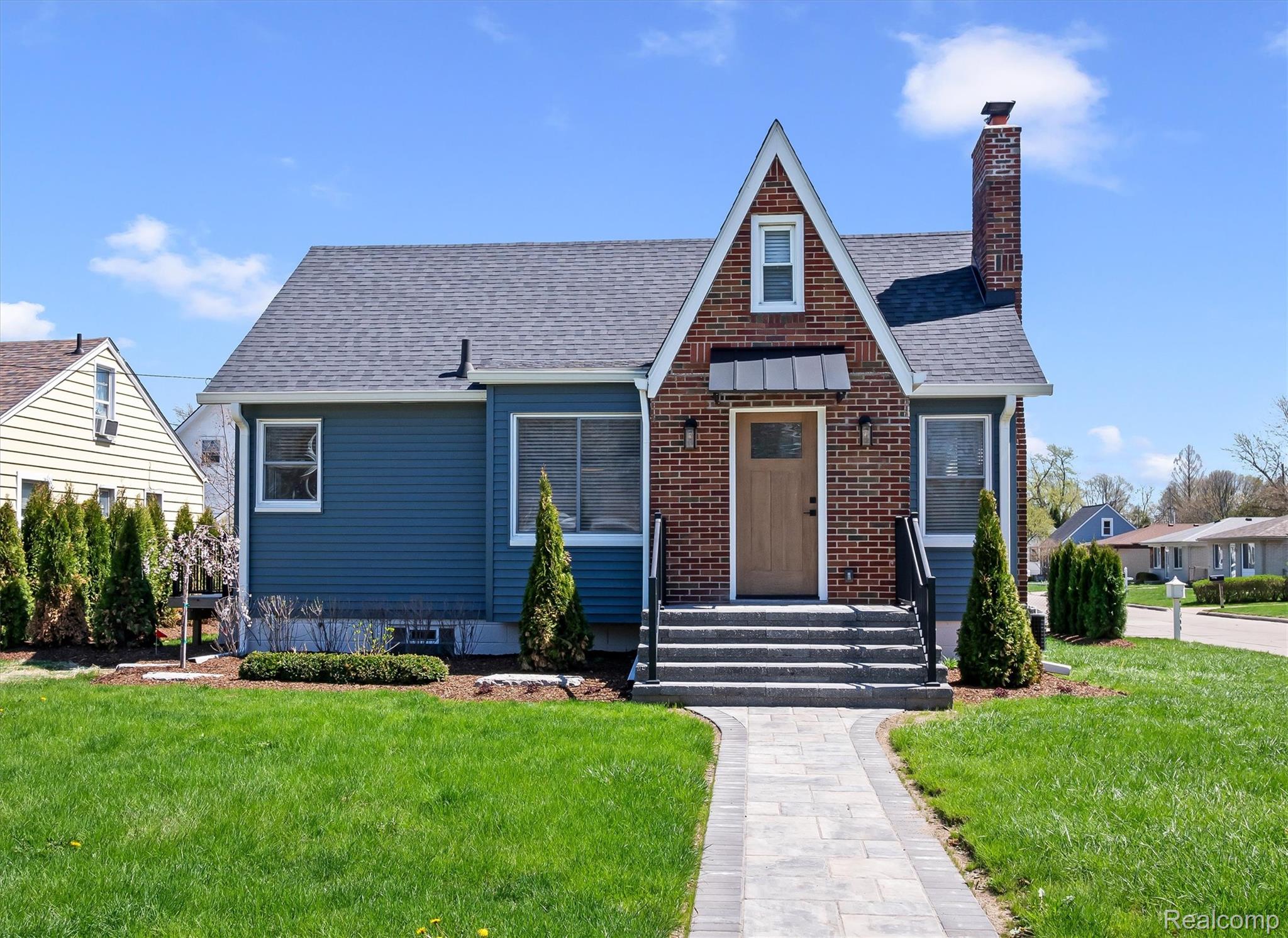 27500, Jefferson, St. Clair Shores, Michigan, 48081