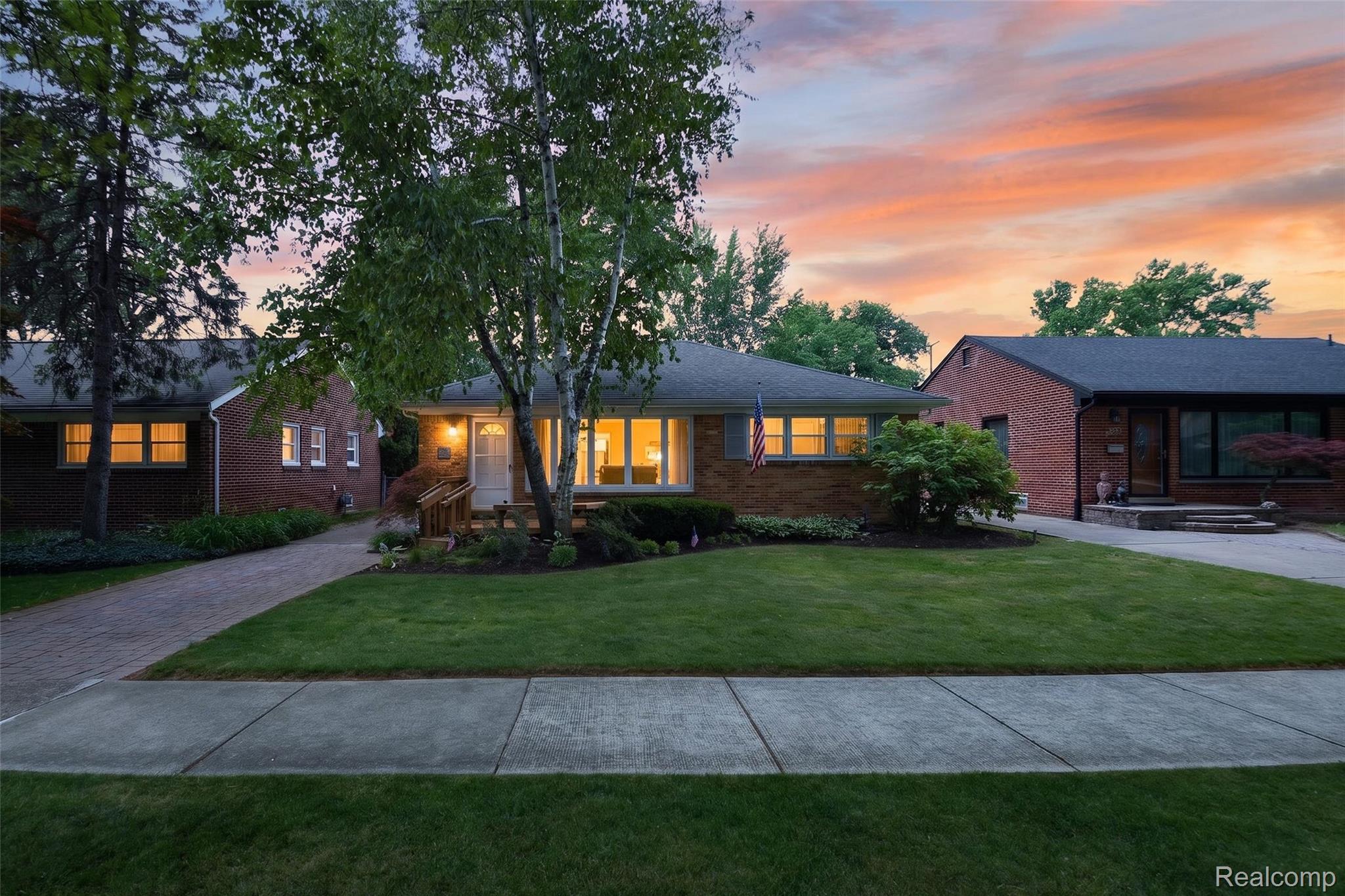 2400, Derby, Birmingham, Michigan, 48009