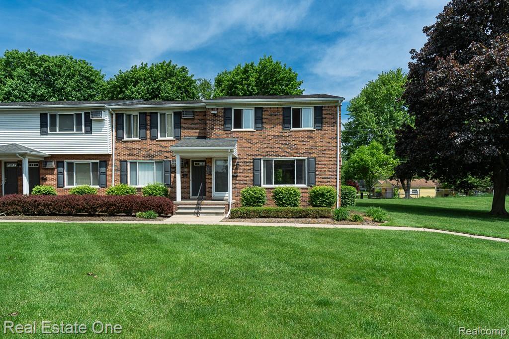 1147, Tienken, Rochester Hills, Michigan, 48306