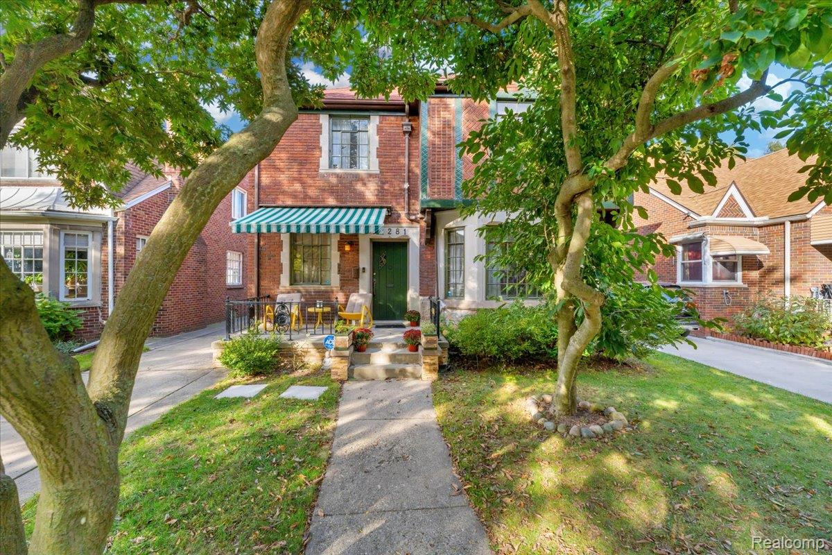 18281, San Juan, Detroit, Michigan, 48221