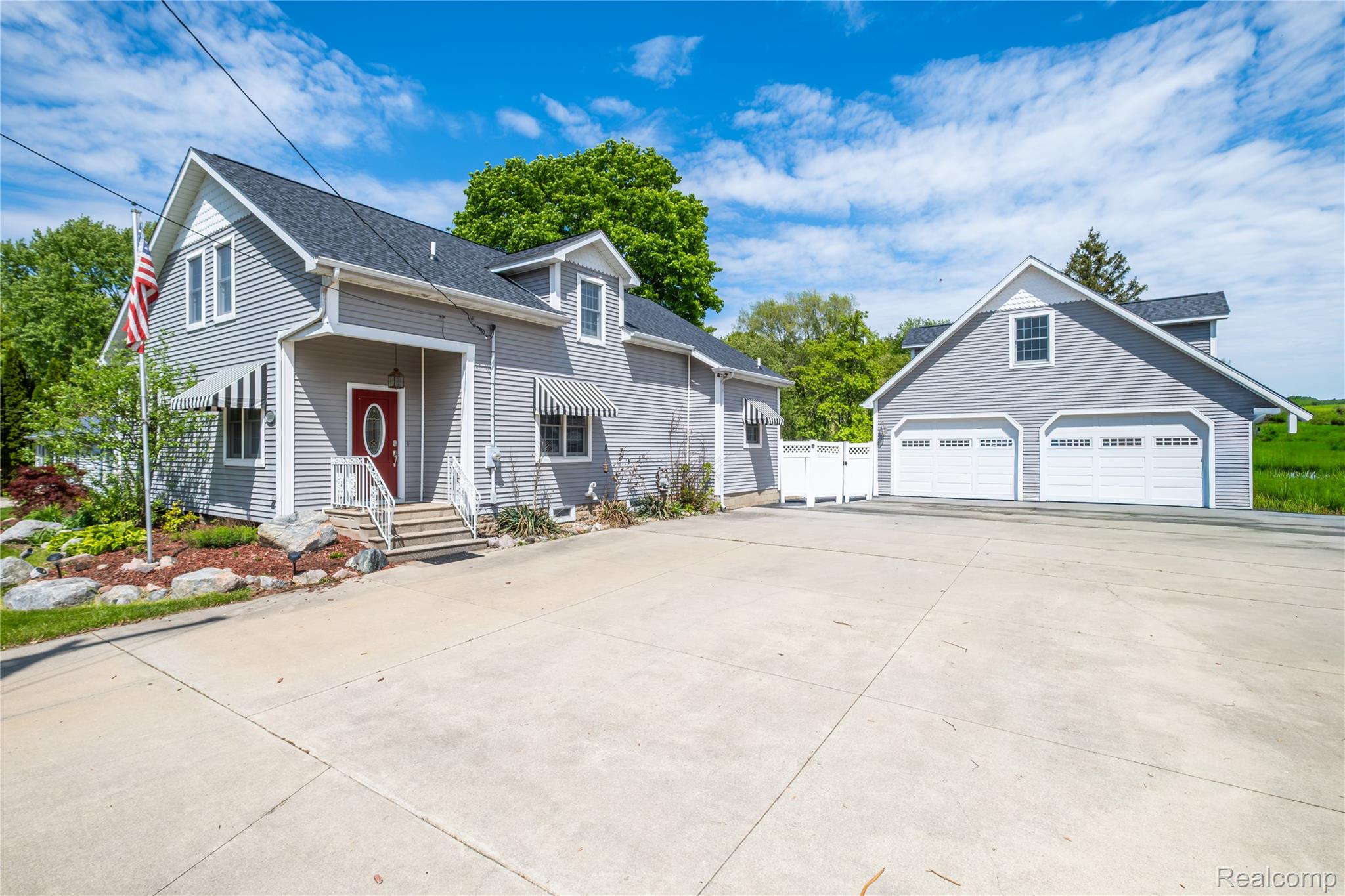 1255, Glendale, Burton, Michigan, 48509