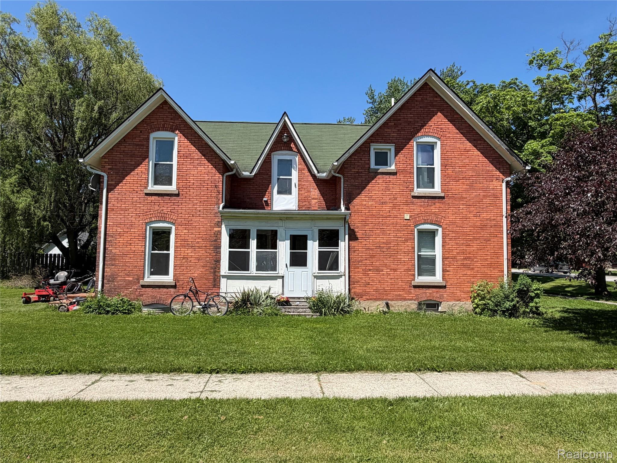 208, Mill, Capac, Michigan, 48014
