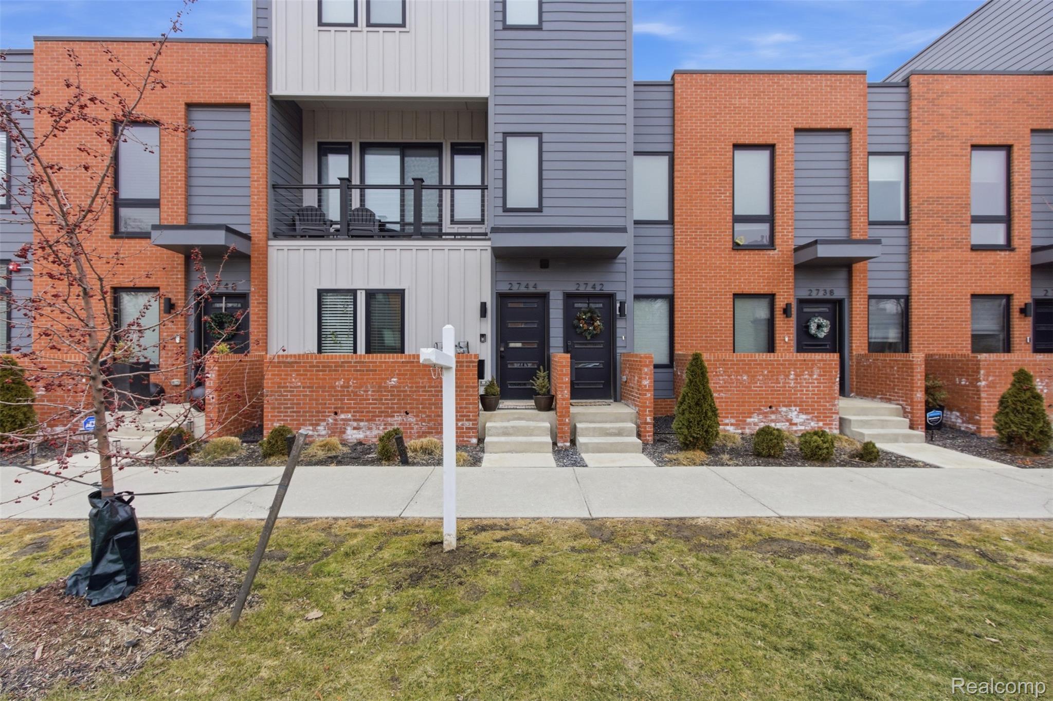 2744, Harrison, Detroit, Michigan, 48216