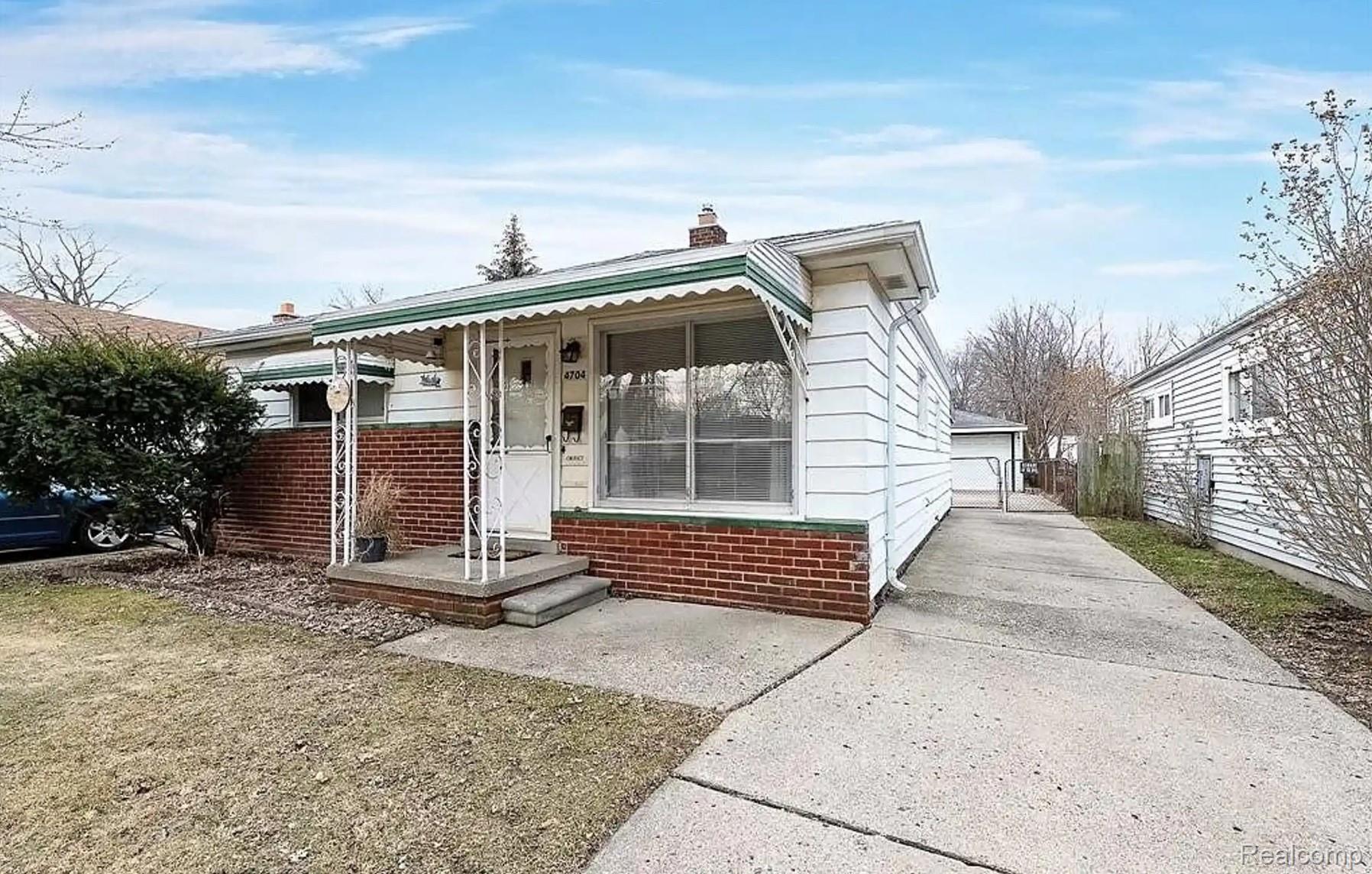 4704, Jackson, Dearborn Heights, Michigan, 48125