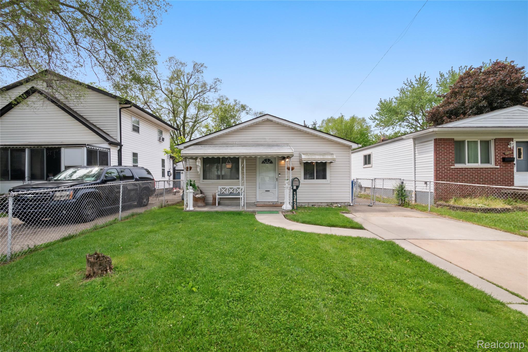 13428, Sarsfield, Warren, Michigan, 48089