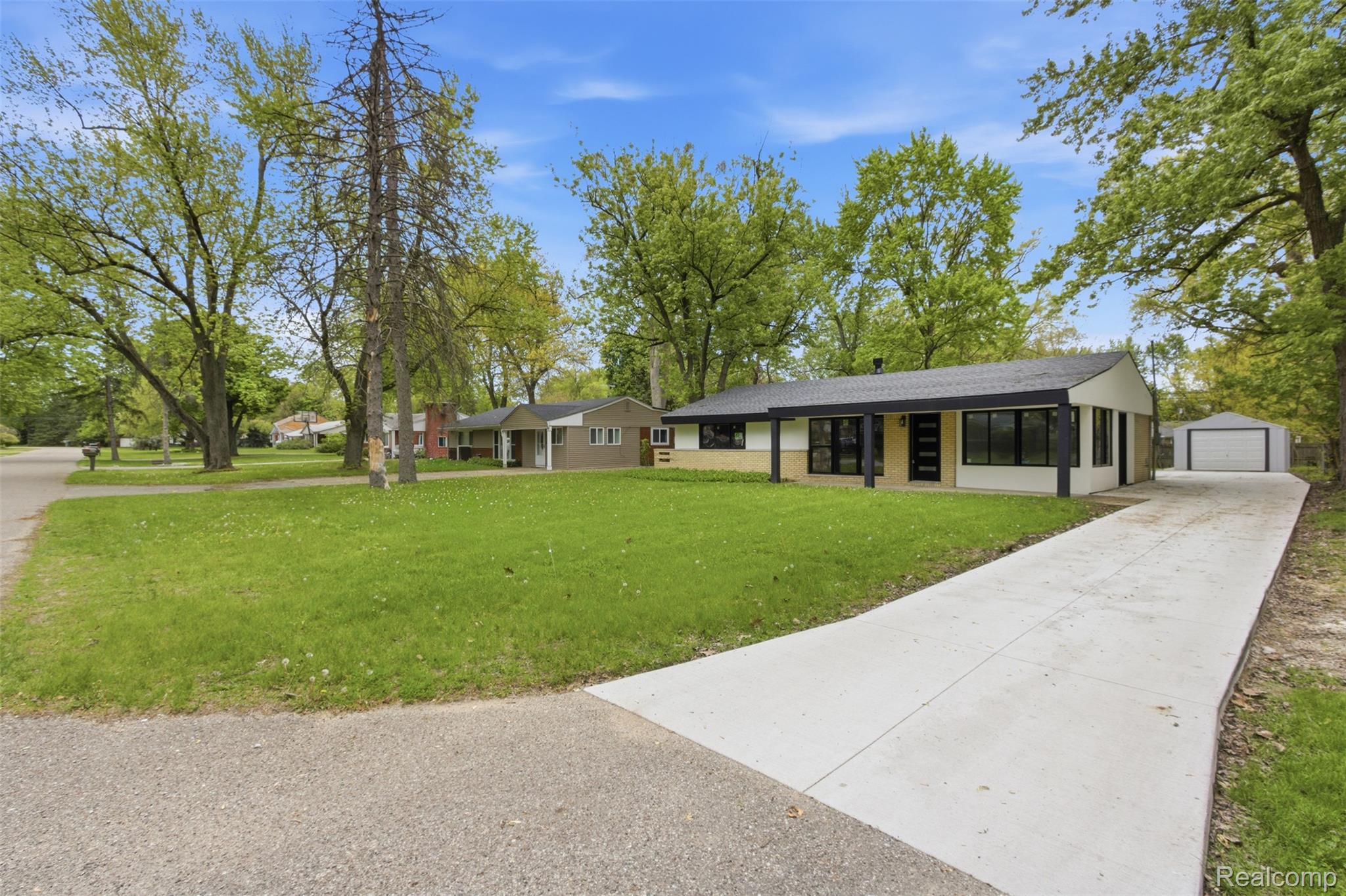 2483, Walce, West Bloomfield, Michigan, 48324