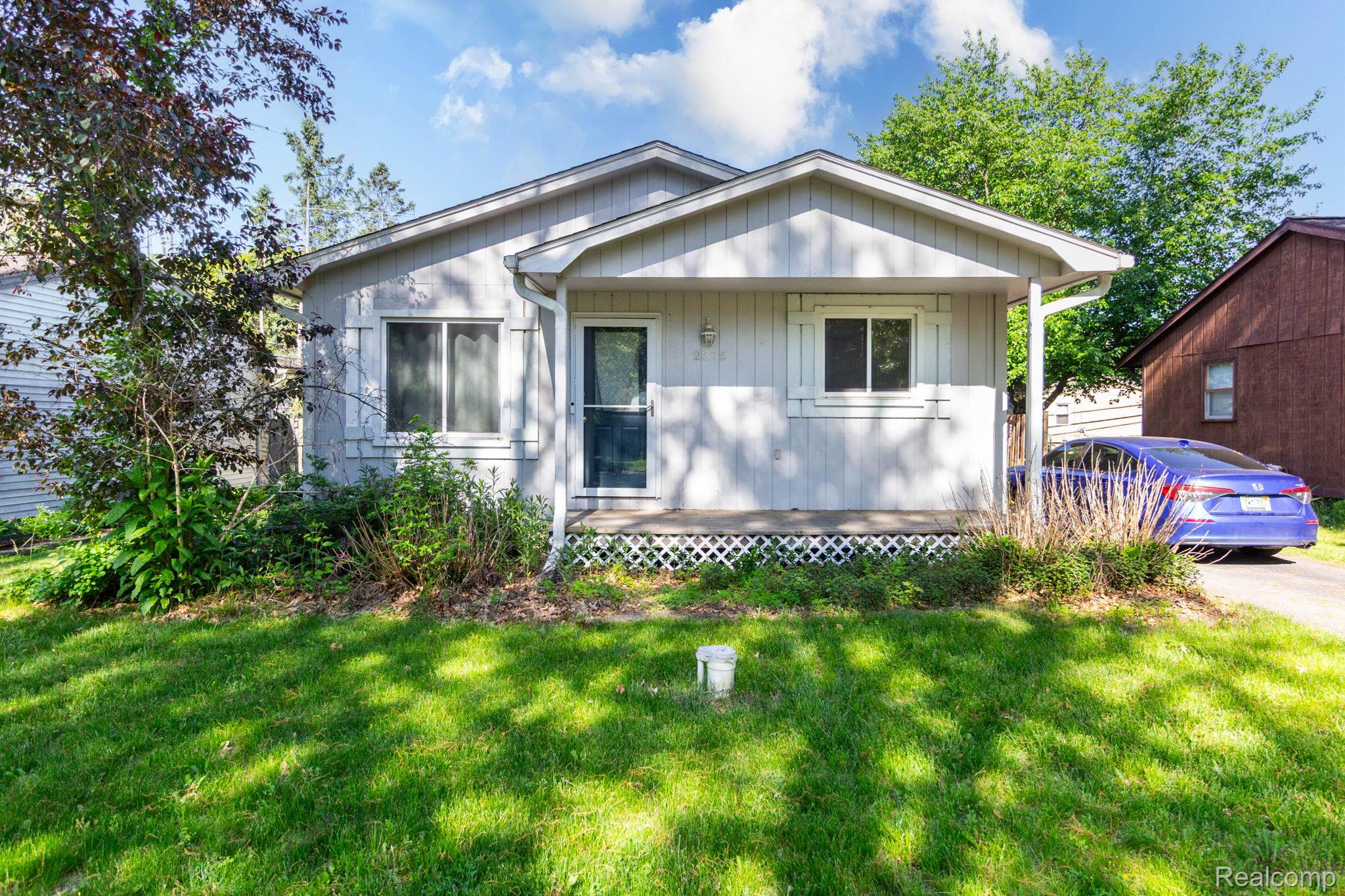 2375, Darnell, Walled Lake, Michigan, 48390