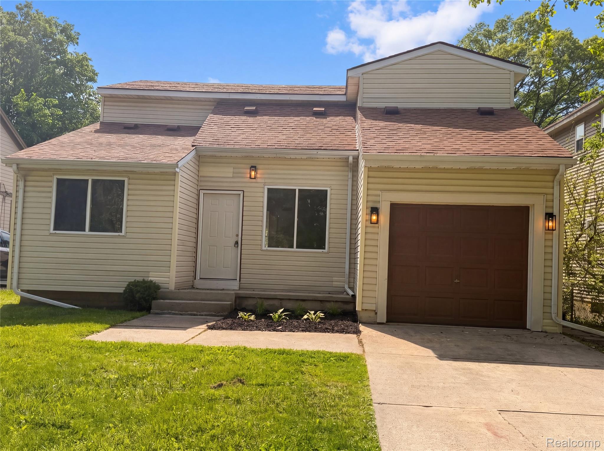 21425, Averhill, Farmington, Michigan, 48336