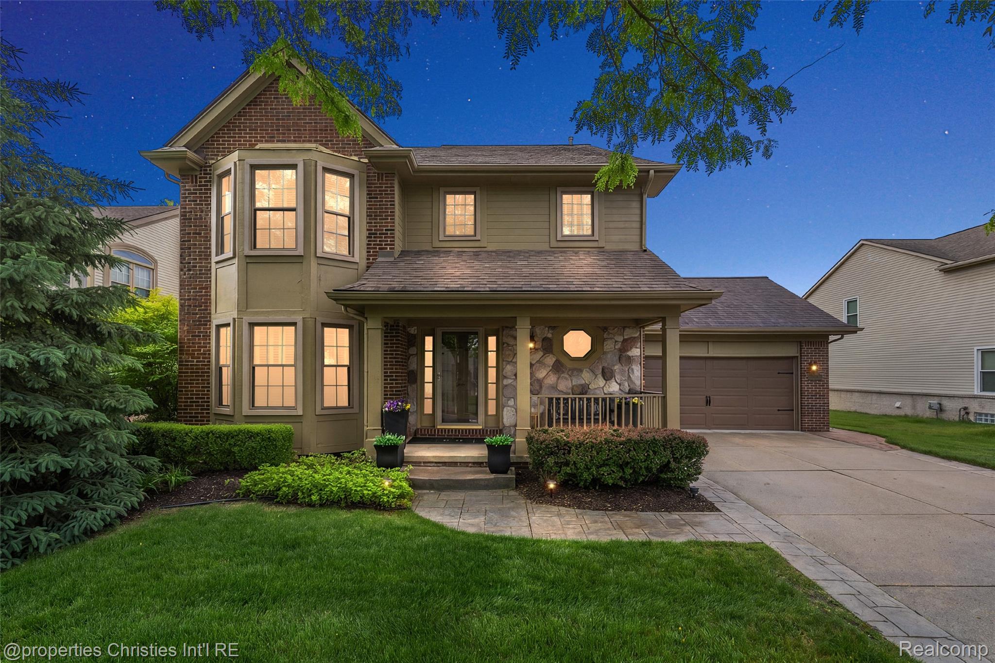 42967, Brookstone, Novi, Michigan, 48377