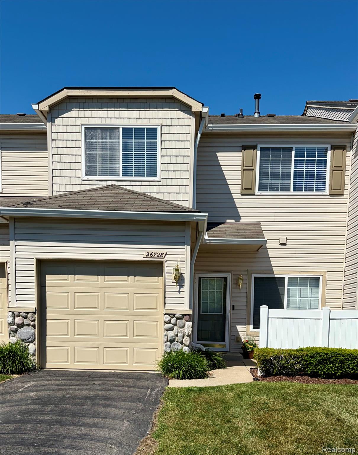26728, Ashton, Trenton, Michigan, 48183