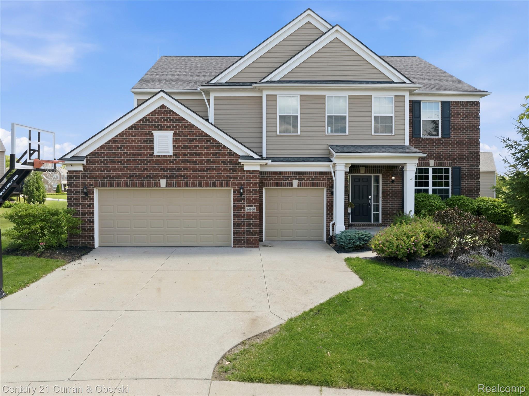 24986, Carriage, South Lyon, Michigan, 48178
