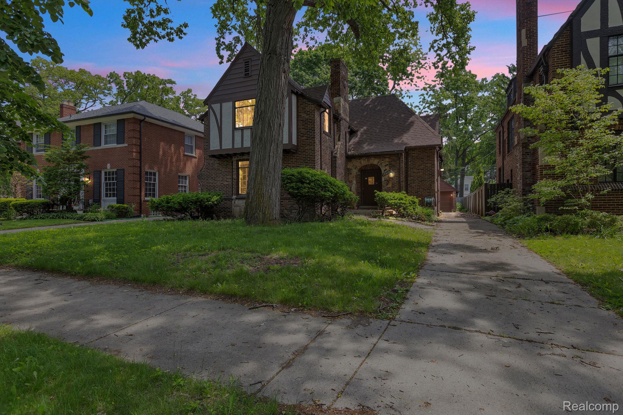 19510, Stratford, Detroit, Michigan, 48221