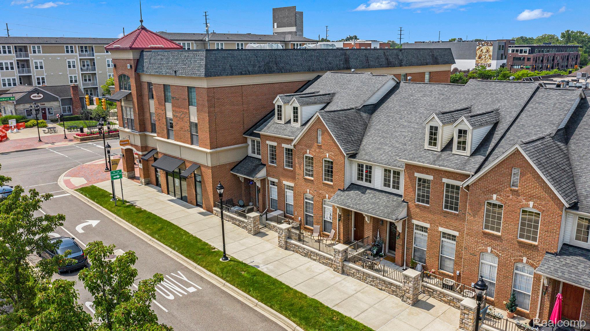 11, Squirrel, Auburn Hills, Michigan, 48326